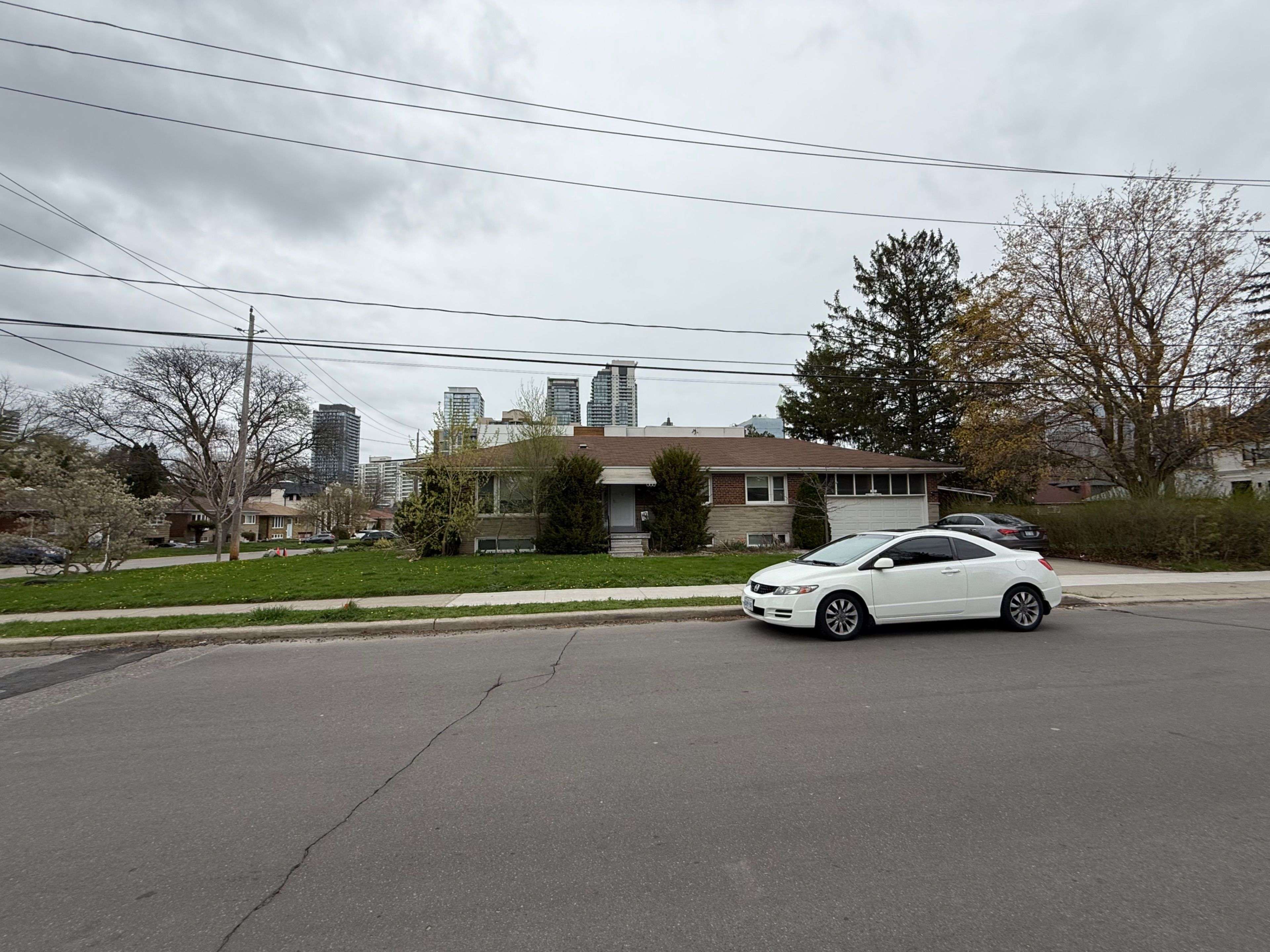 Toronto C07, ON M2N 1X1,105 Betty Ann DR