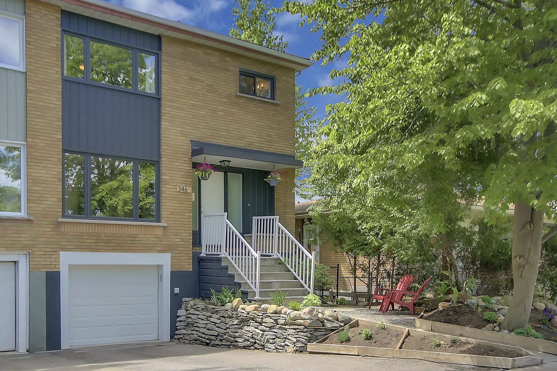 Britannia - Lincoln Heights And Area, ON K2B 5X8,346 Britannia RD