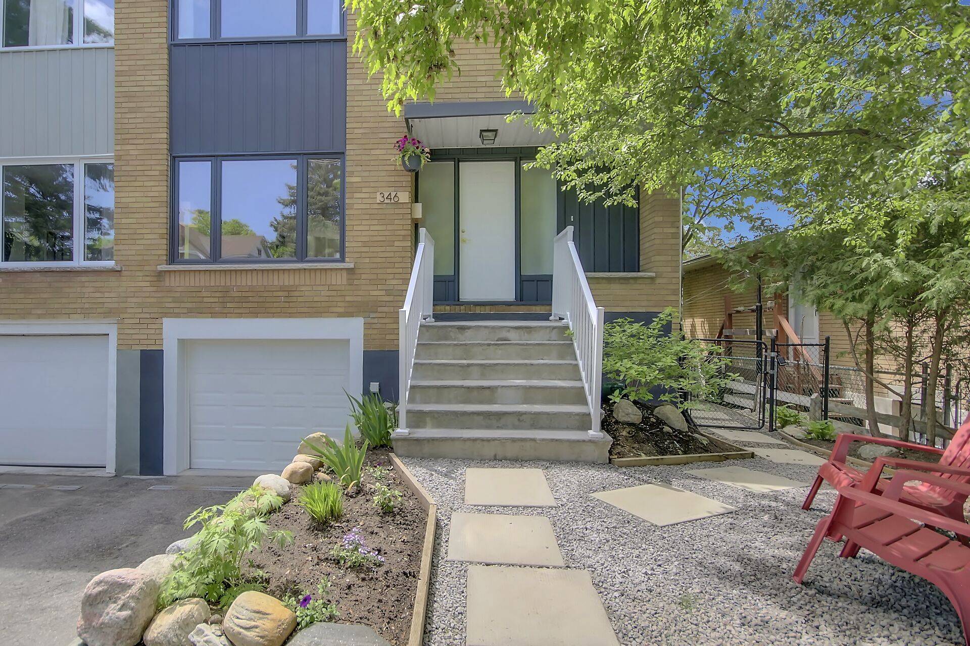 Britannia - Lincoln Heights And Area, ON K2B 5X8,346 Britannia RD