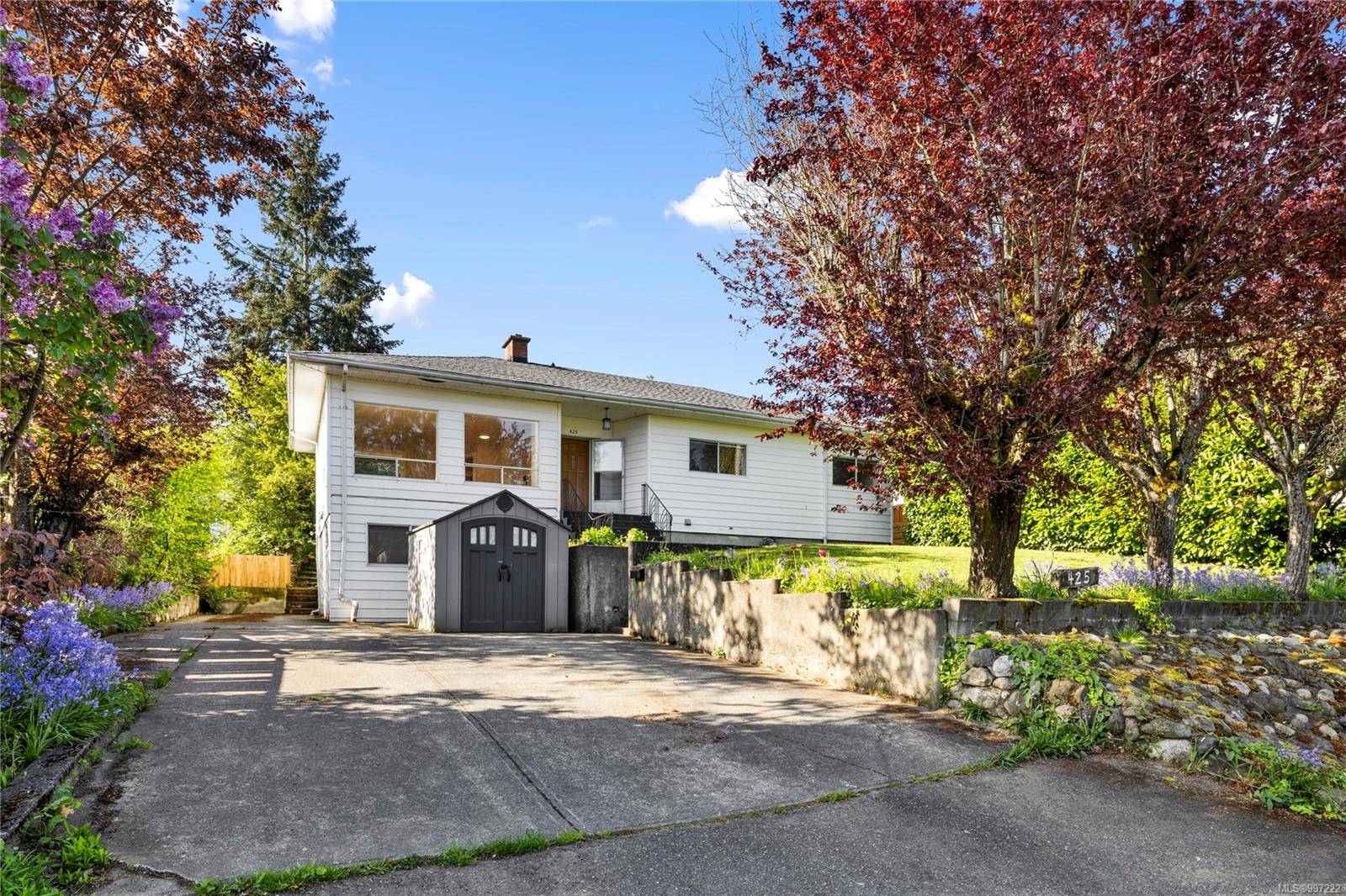 Nanaimo, BC V9R 1W3,425 Wharton St