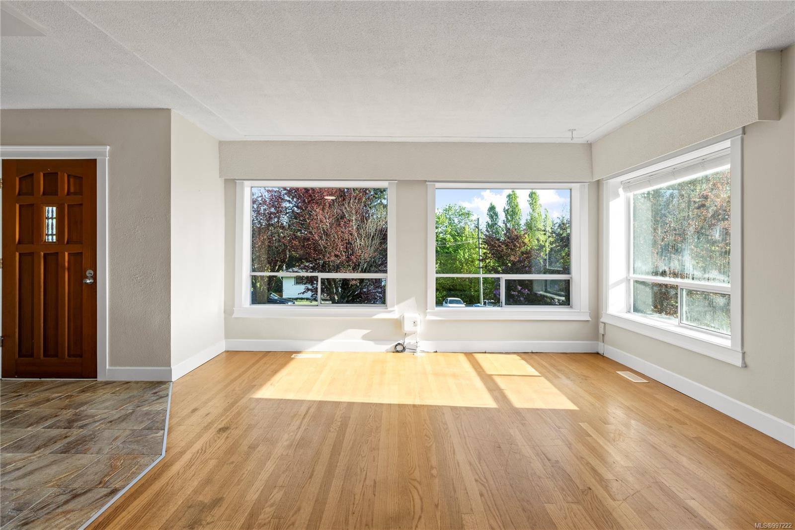 Nanaimo, BC V9R 1W3,425 Wharton St