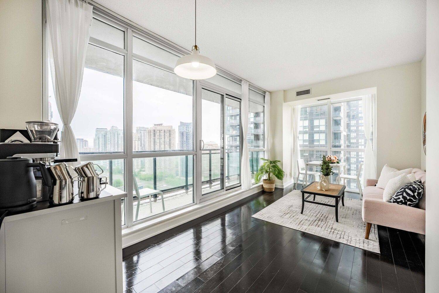 Mississauga, ON L5B 0G3,4065 Brickstone Mews #2102