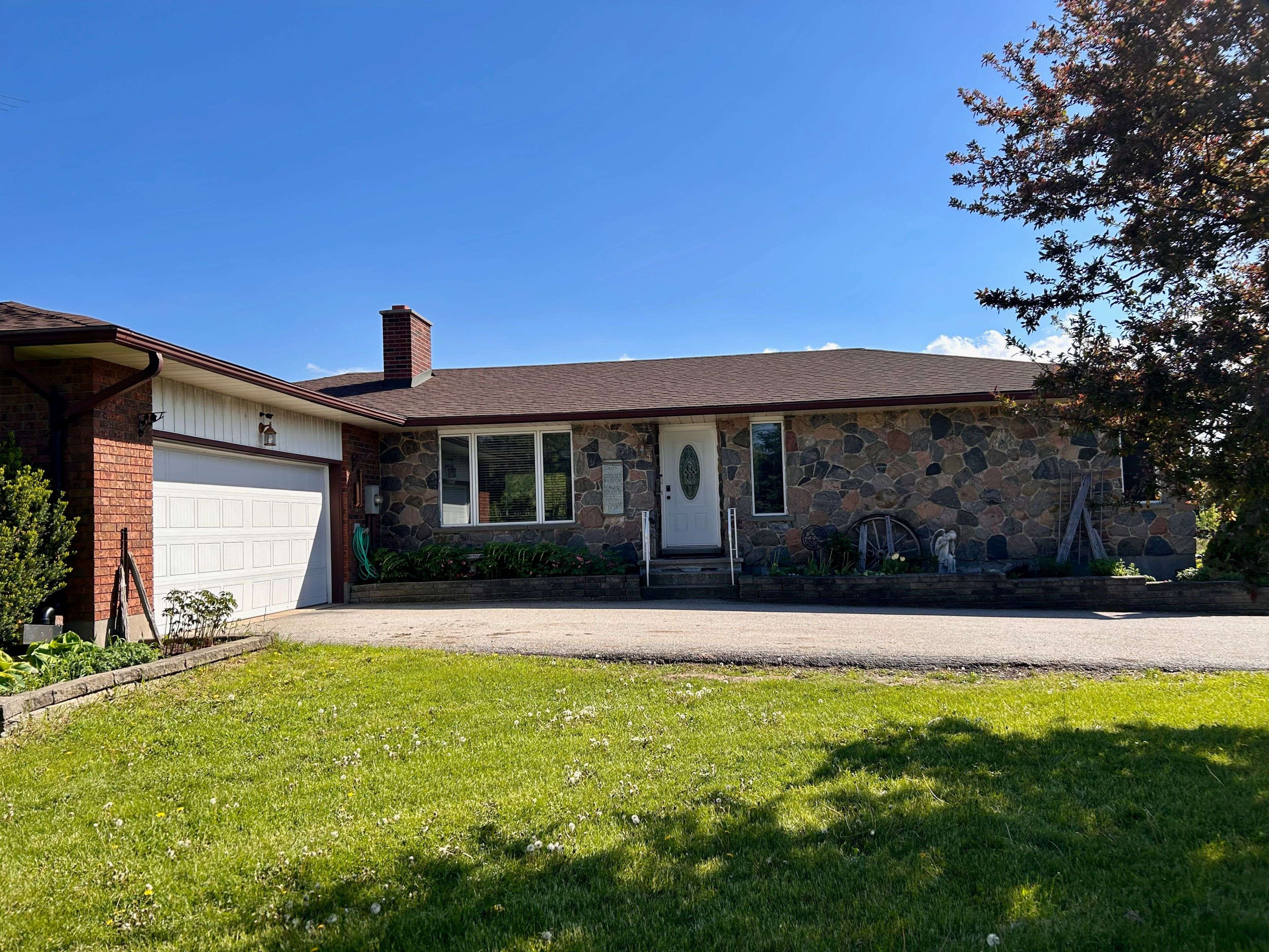 West Lincoln, ON L0R 1Y0,2397 Patterson RD