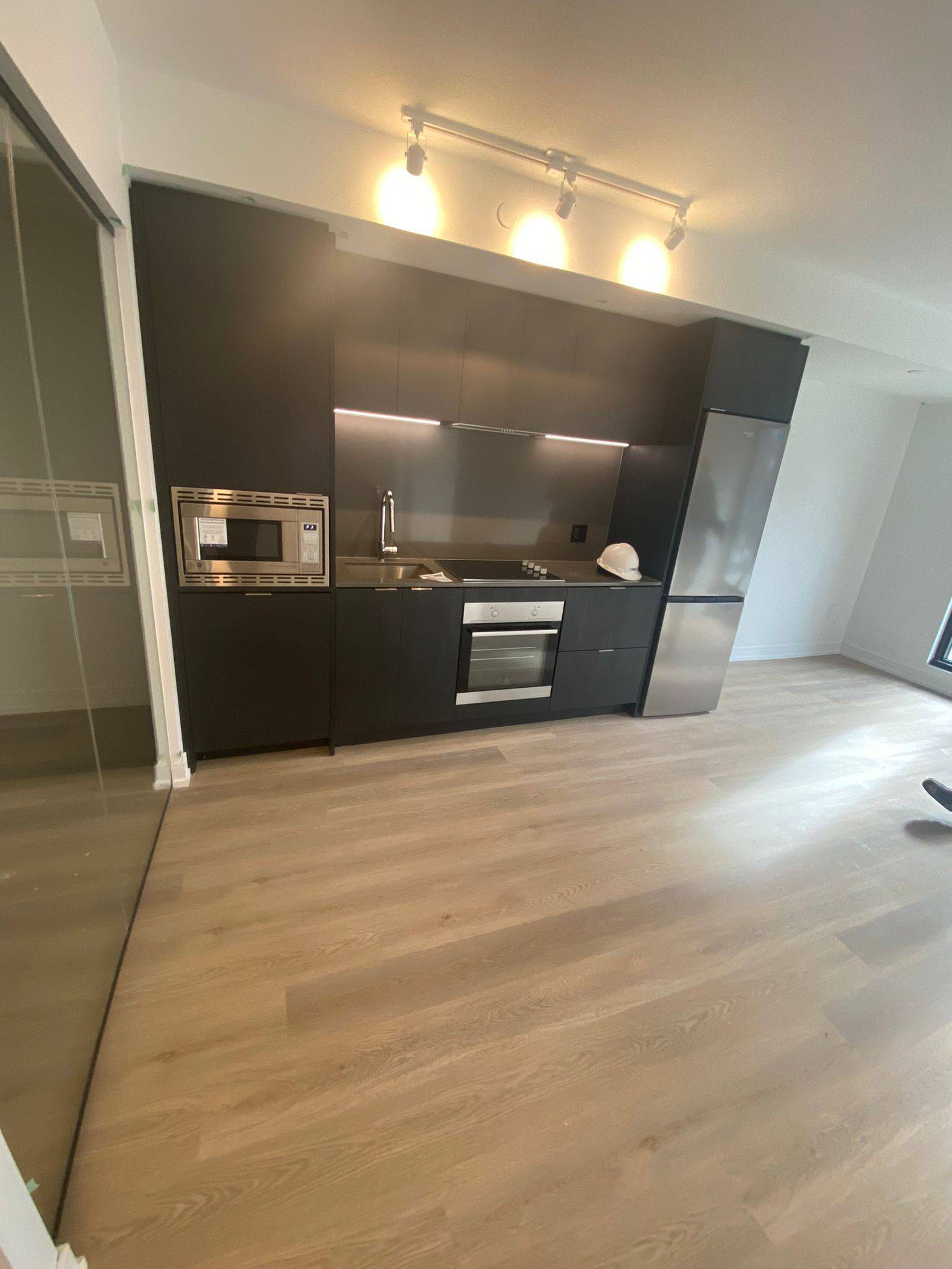 Hamilton, ON L8R 3J2,1 Jarvis ST #306