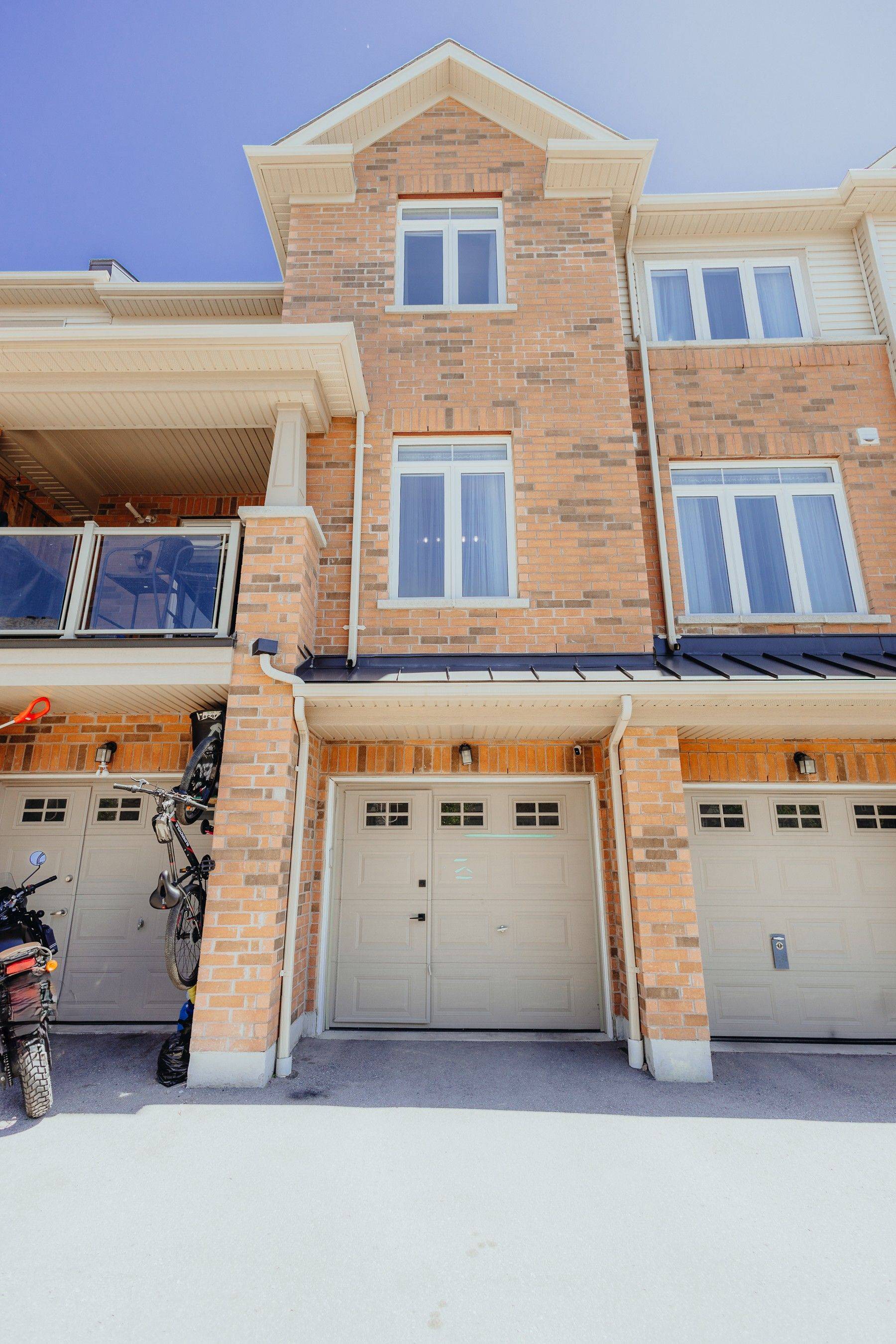 Pickering, ON L1X 0E6,2728 William Jackson DR #7