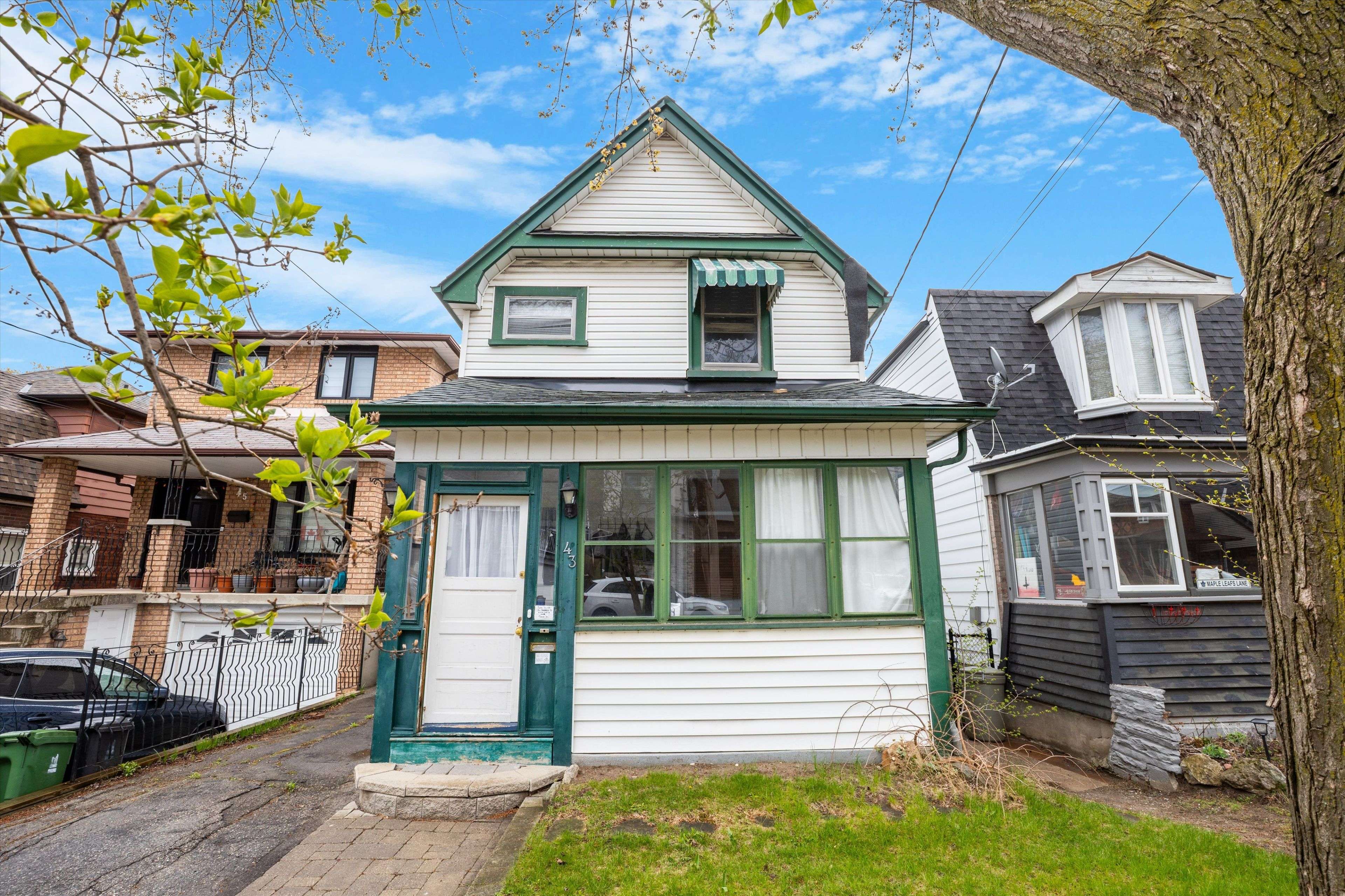 Toronto E03, ON M4C 5J5,43 King Edward AVE