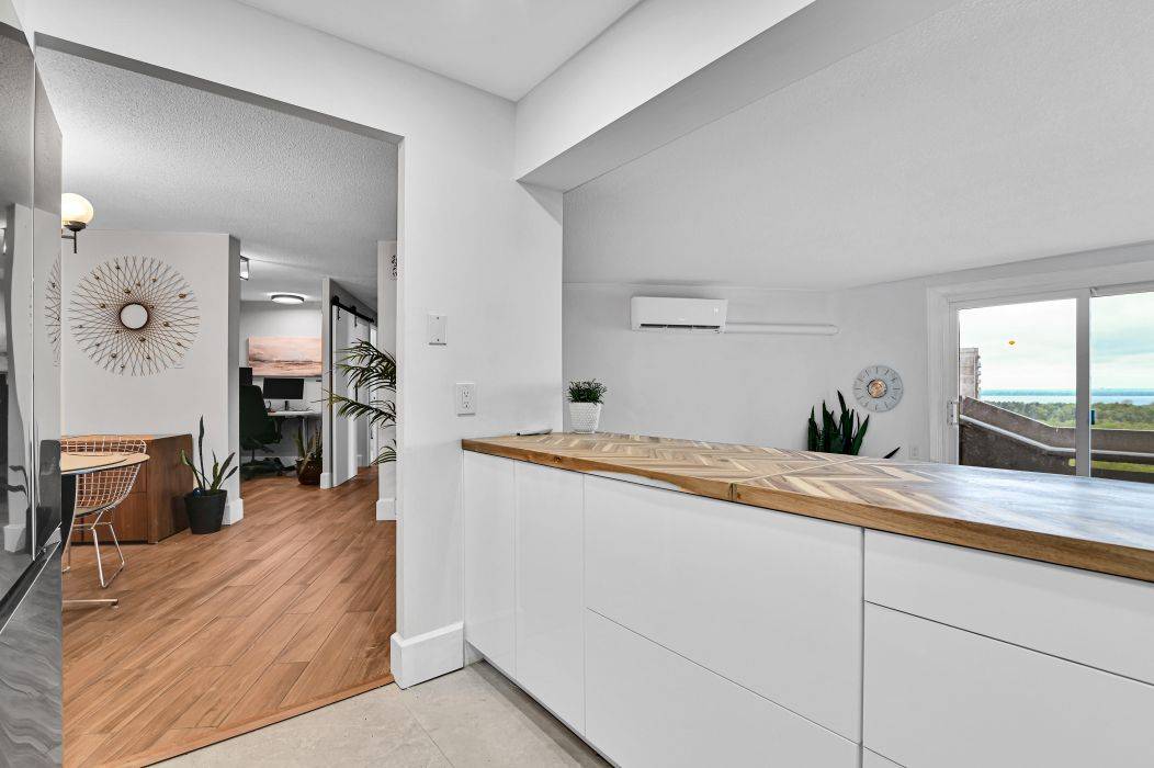 Woodroffe, ON K2B 8C8,1081 Ambleside DR #1808