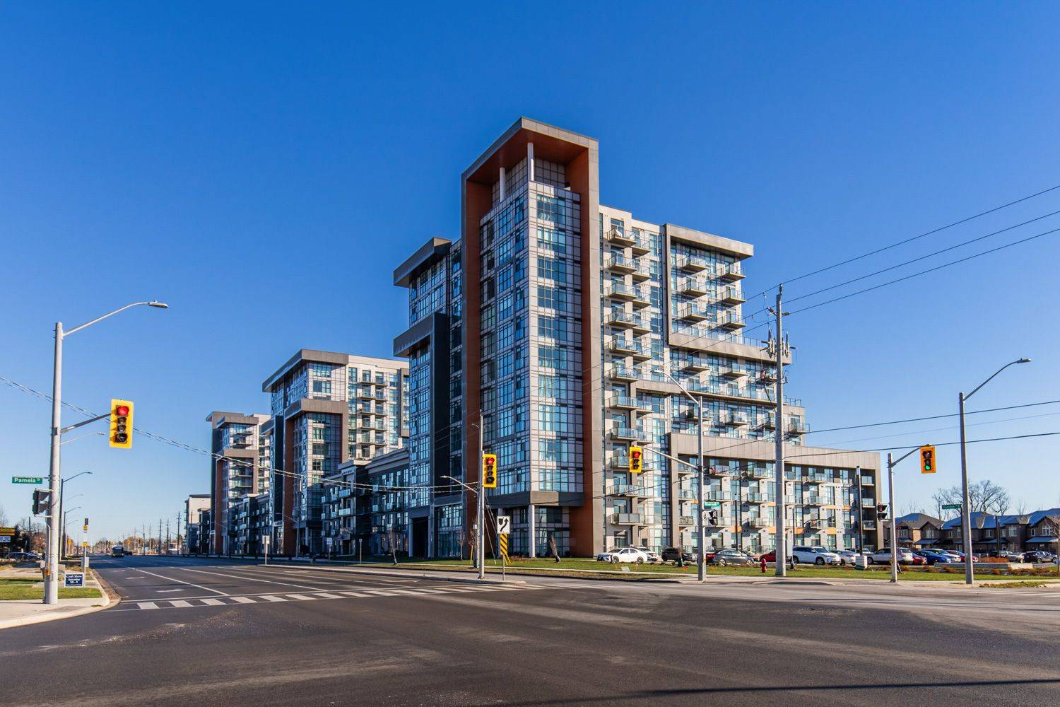 Hamilton, ON L8B 2A5,470 DUNDAS ST #427