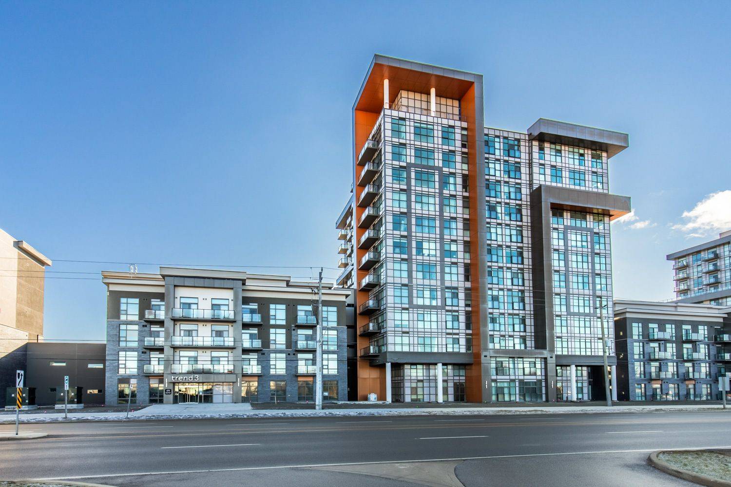 Hamilton, ON L8B 2A5,470 DUNDAS ST #427