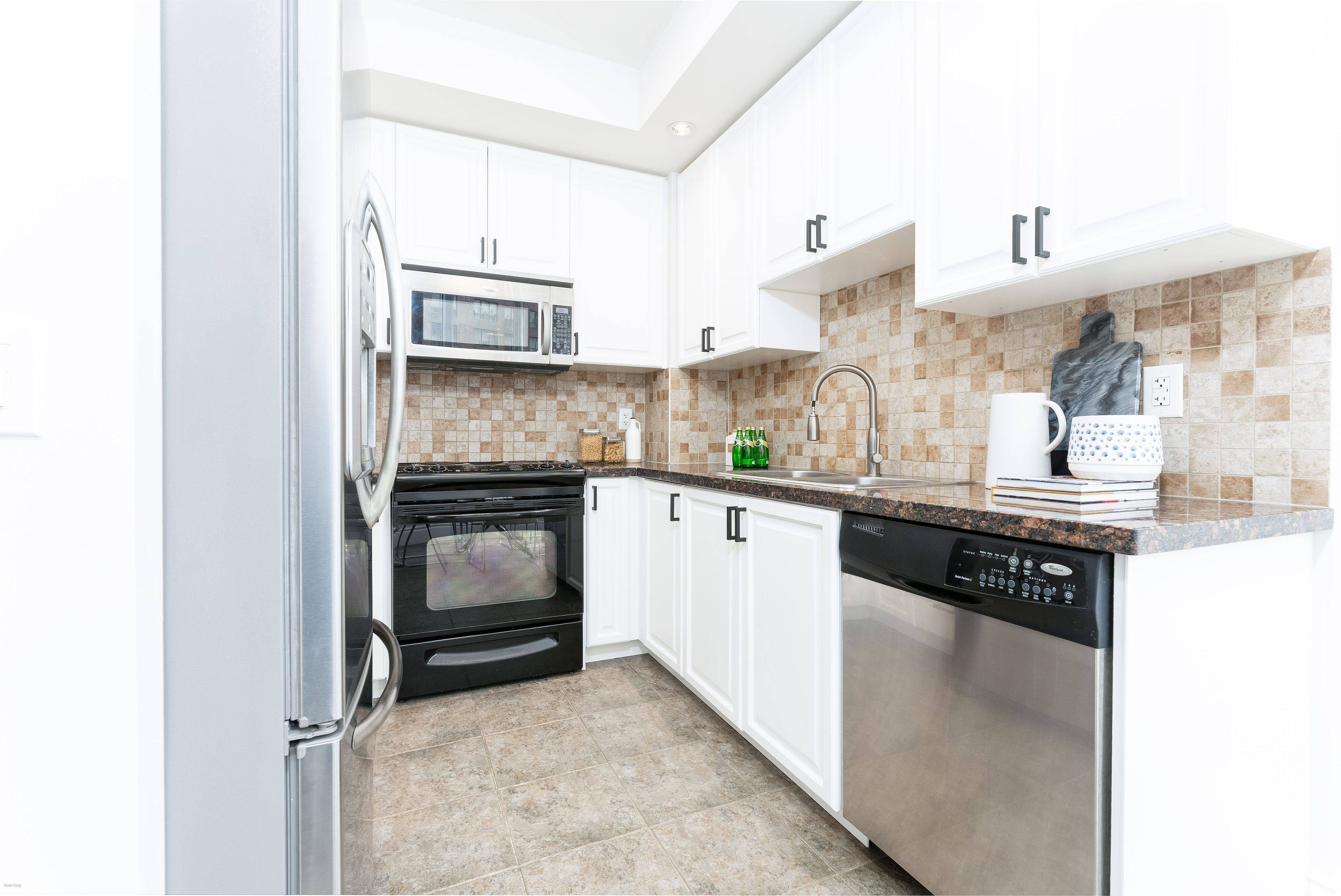 Toronto C14, ON M2N 0C1,500 Doris AVE #327