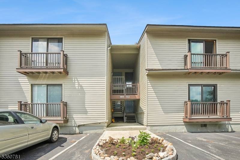 Glen Gardner Boro, NJ 08826,912 Spruce Hills Dr