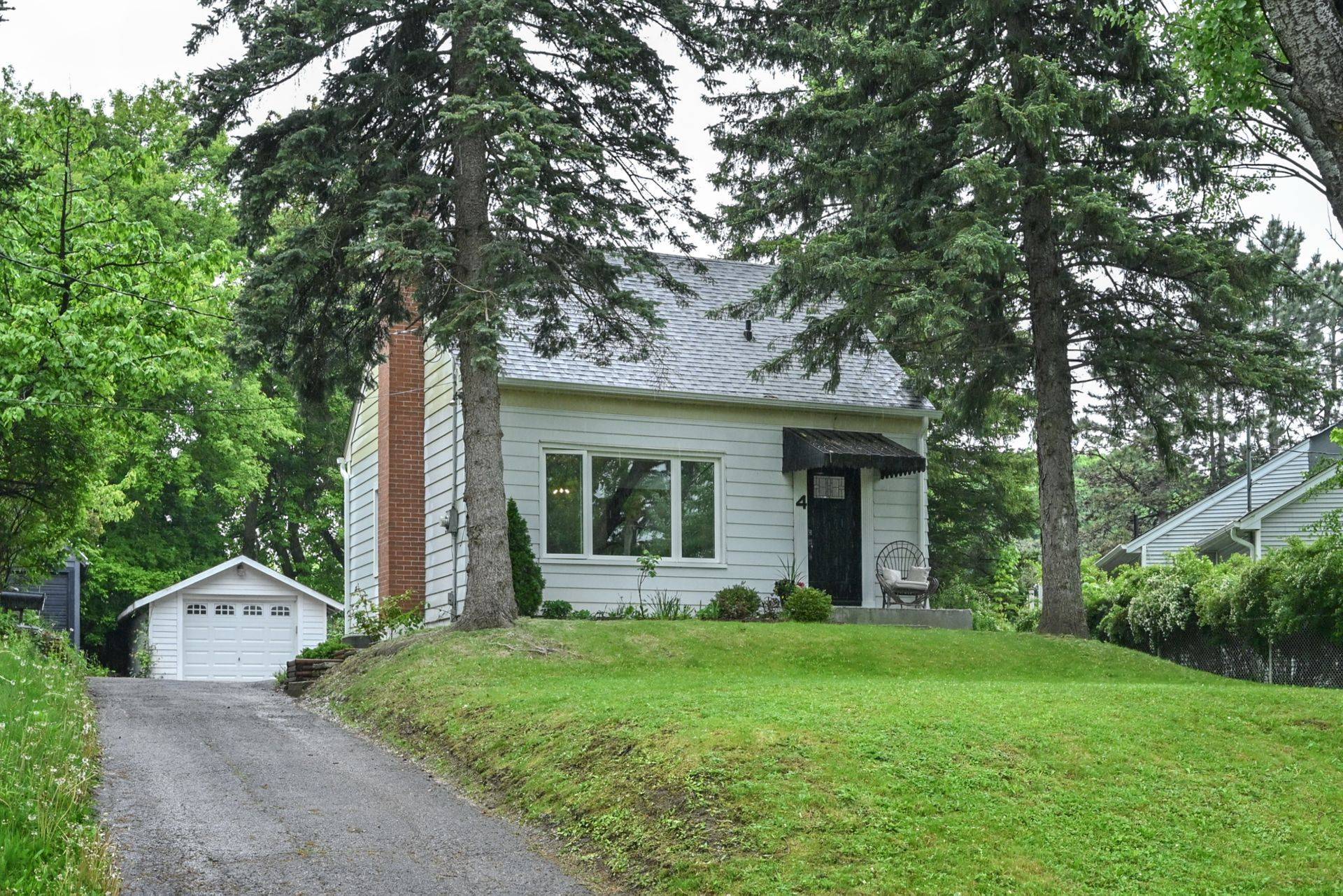 Halton Hills, ON L7G 2J7,4 John ST