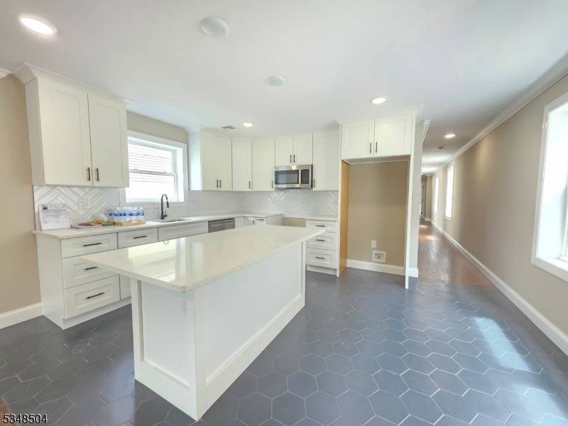 Elizabeth City, NJ 07201,515 Walnut St