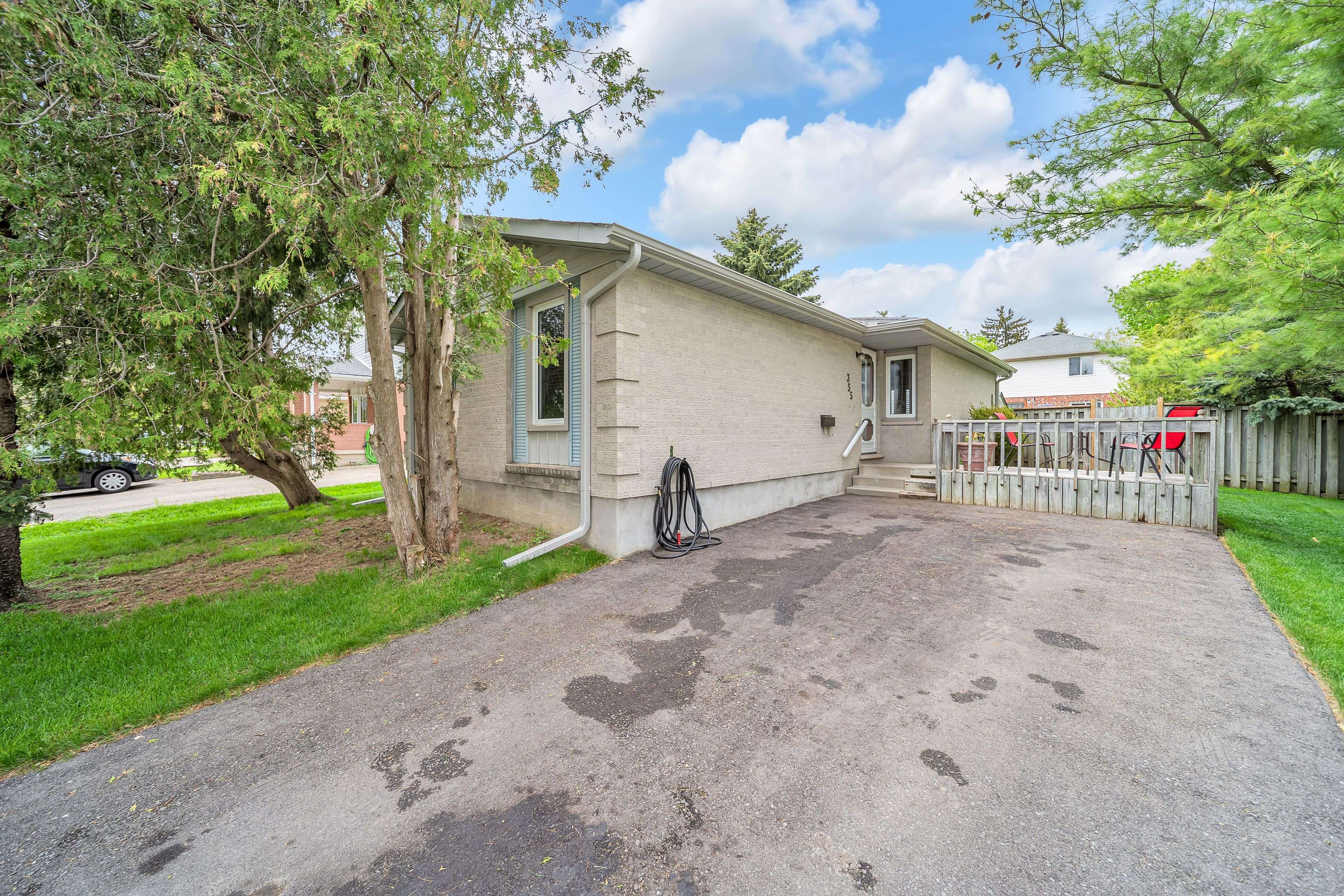 Centre Wellington, ON N1M 3K9,355 Stornoway DR
