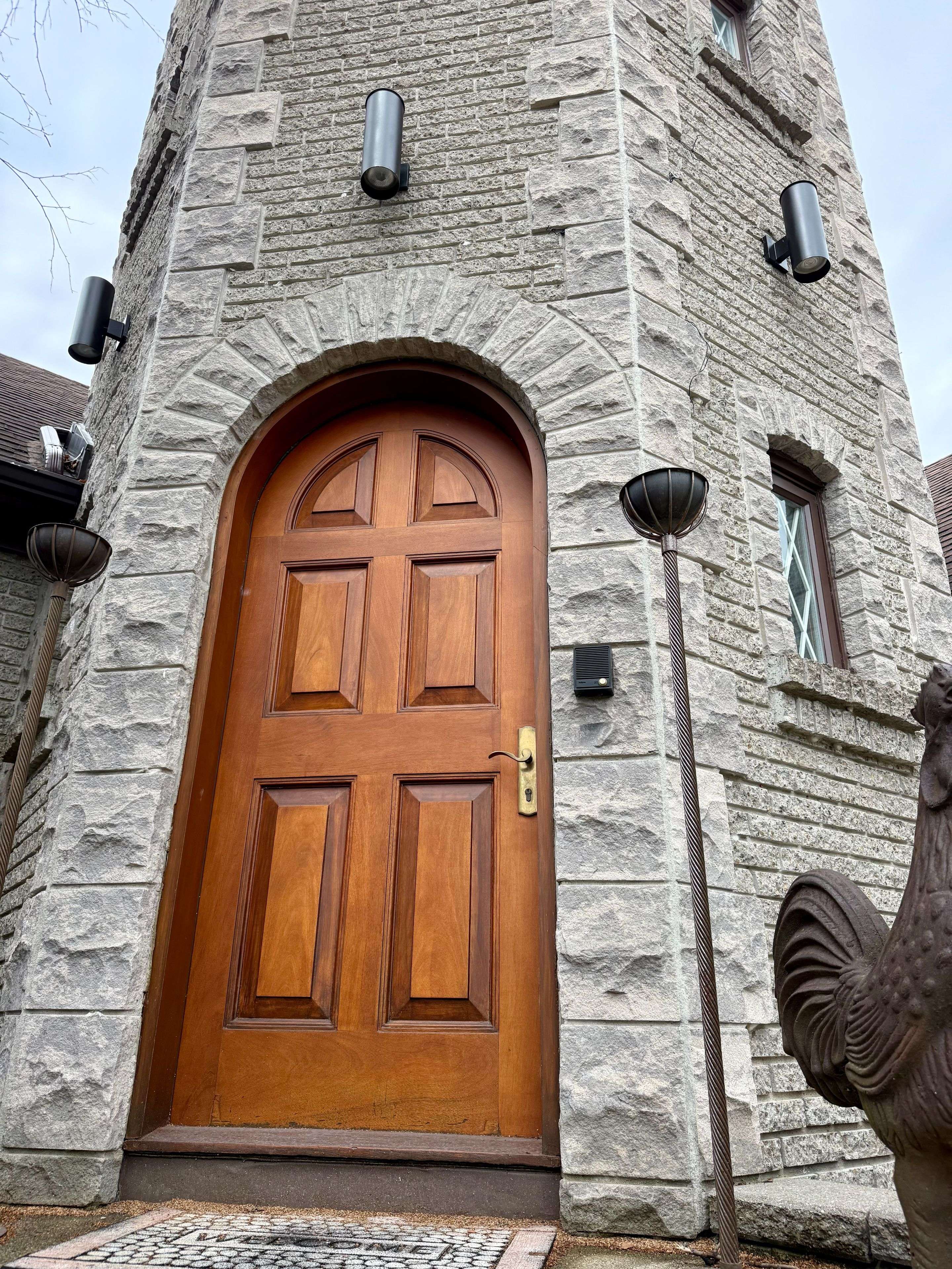 Timmins, ON P4N 8L4,313 Cameron ST N