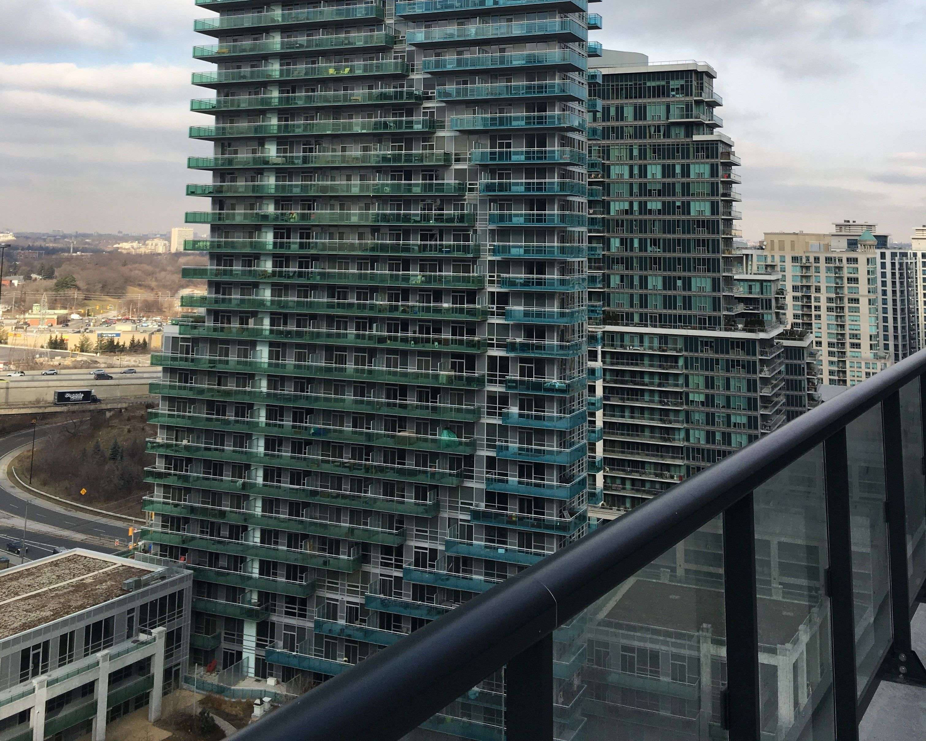 Toronto W06, ON M8V 0H1,39 Annie Craig DR #505