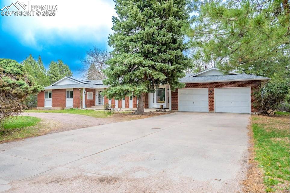Colorado Springs, CO 80906,211 Stratmoor DR