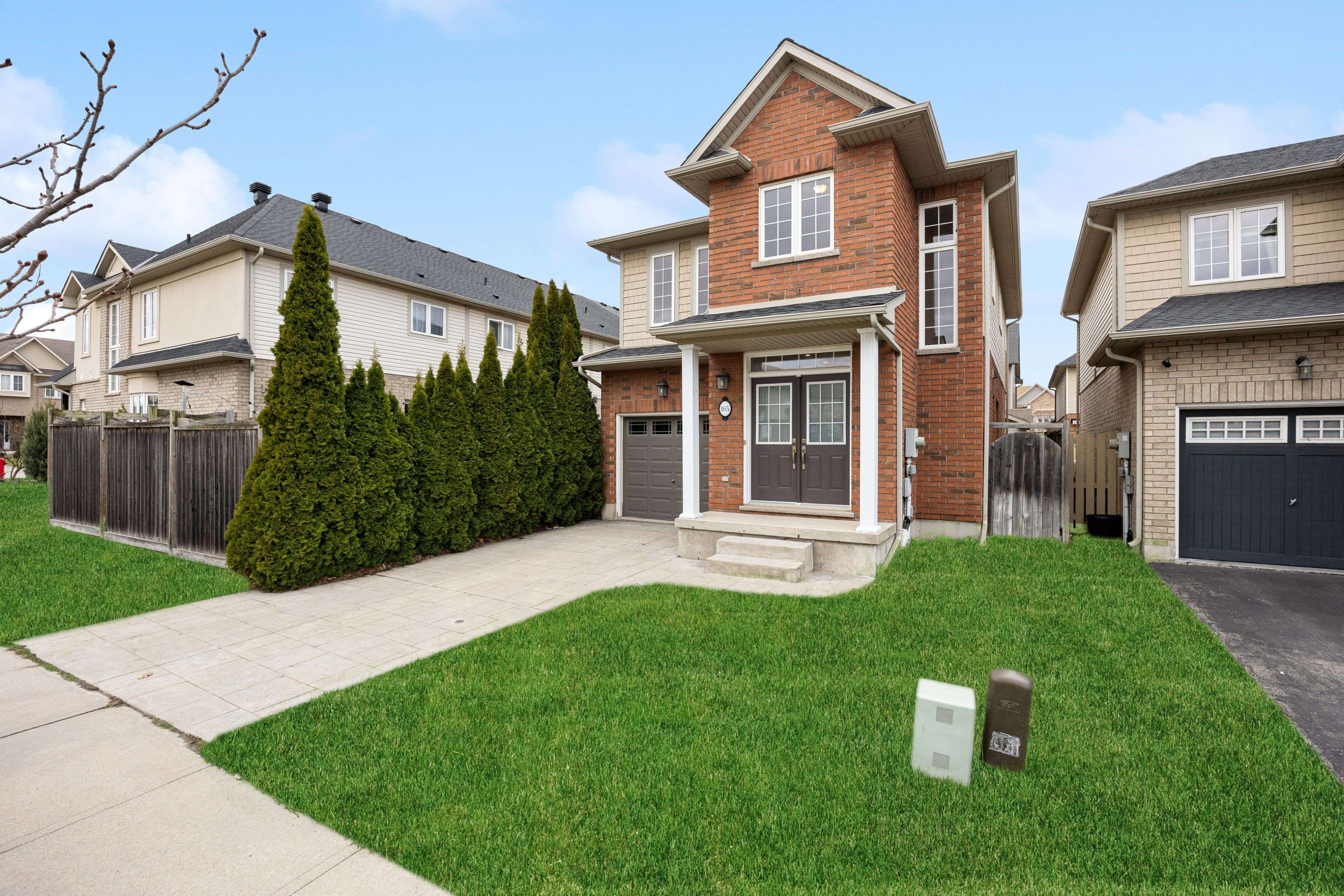 Hamilton, ON L8E 0C3,165 Palacebeach TRL
