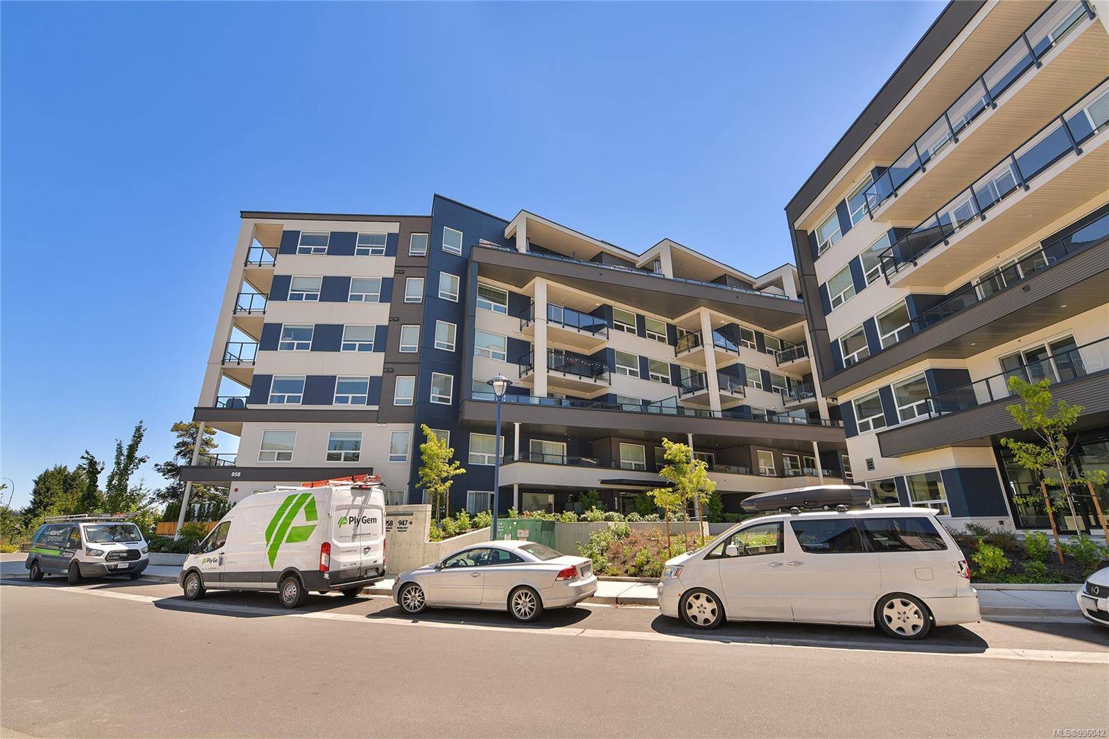Langford, BC V9B 7A1,958 Pharoah Mews #401