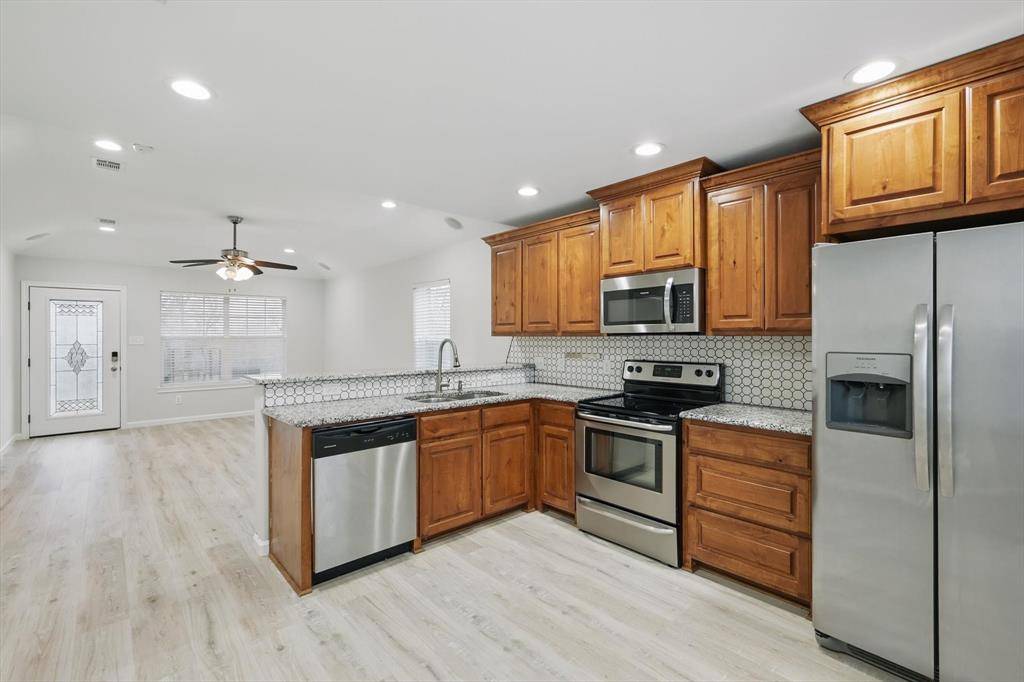 Denison, TX 75020,901 W Munson Street