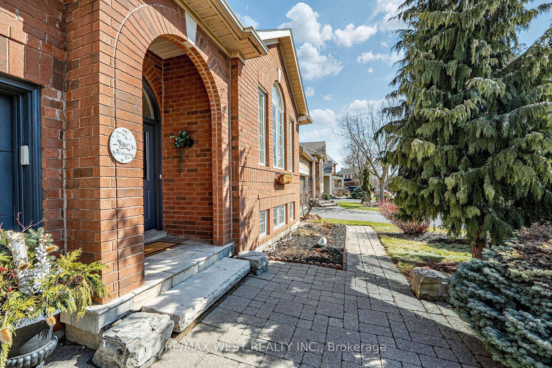 Oakville, ON L6M 4V1,2223 Lapsley CRES
