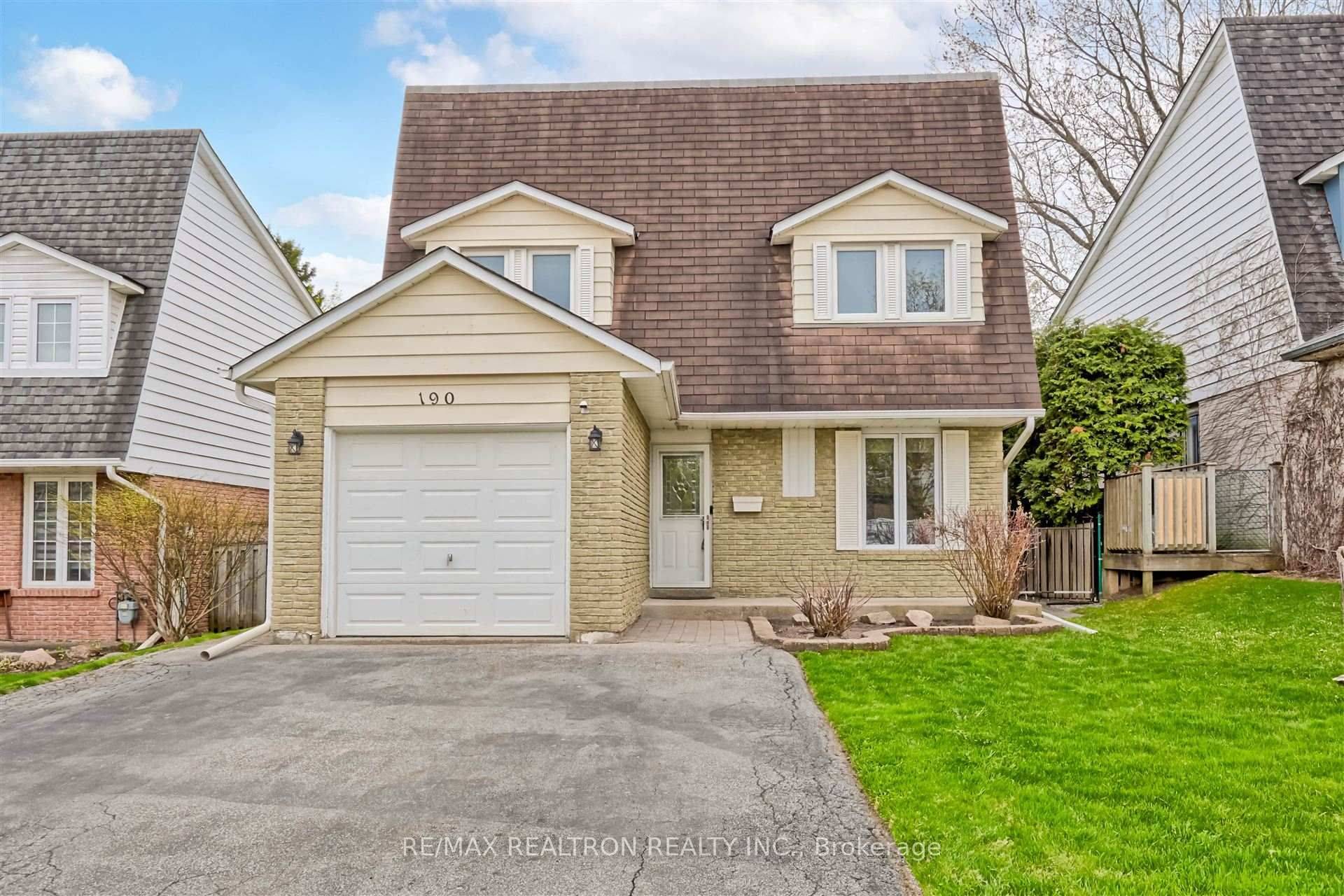 Newmarket, ON L3Y 5M3,190 Lloyd AVE