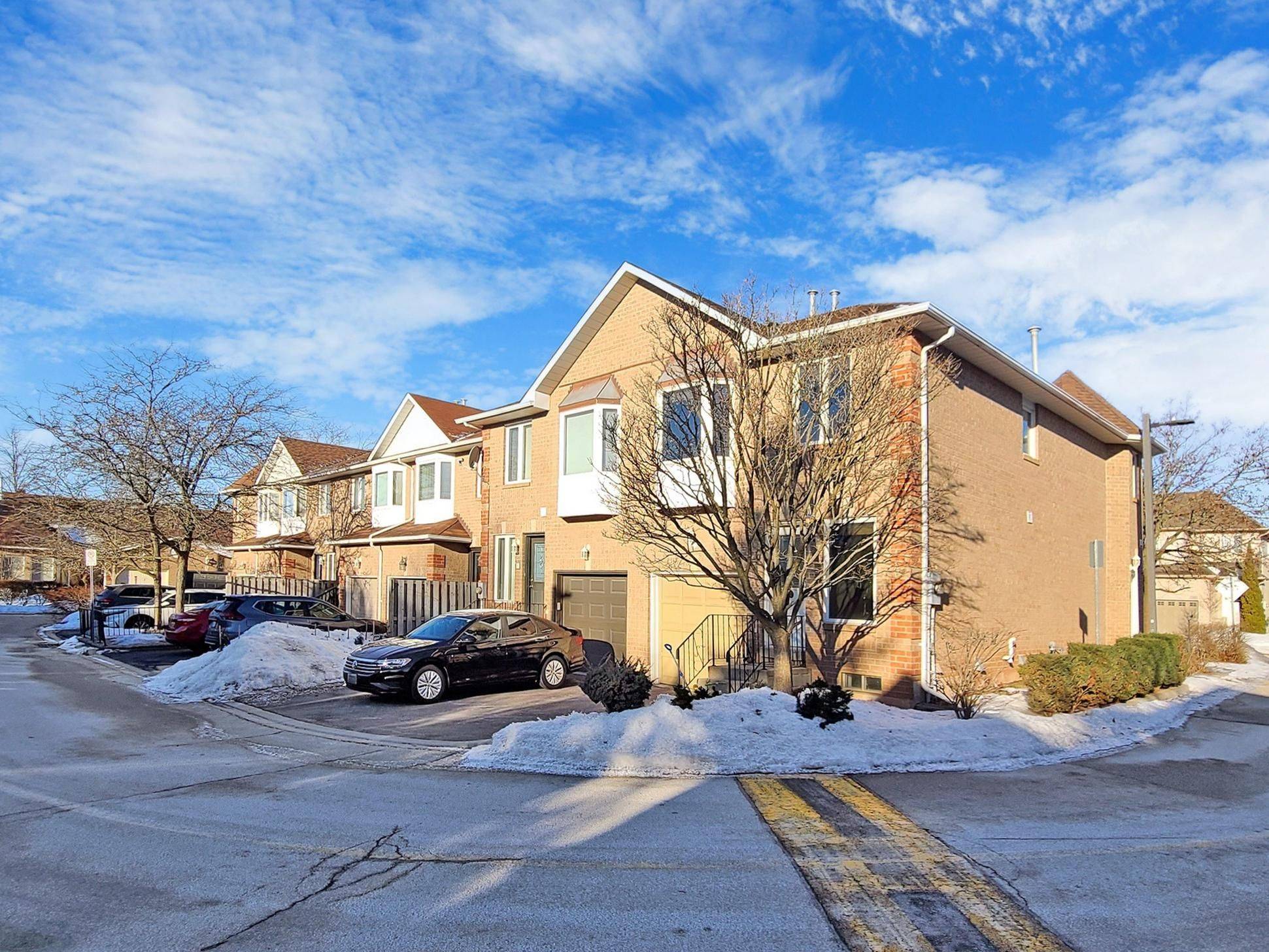 Oakville, ON L6M 3M4,1240 Westview TER #6