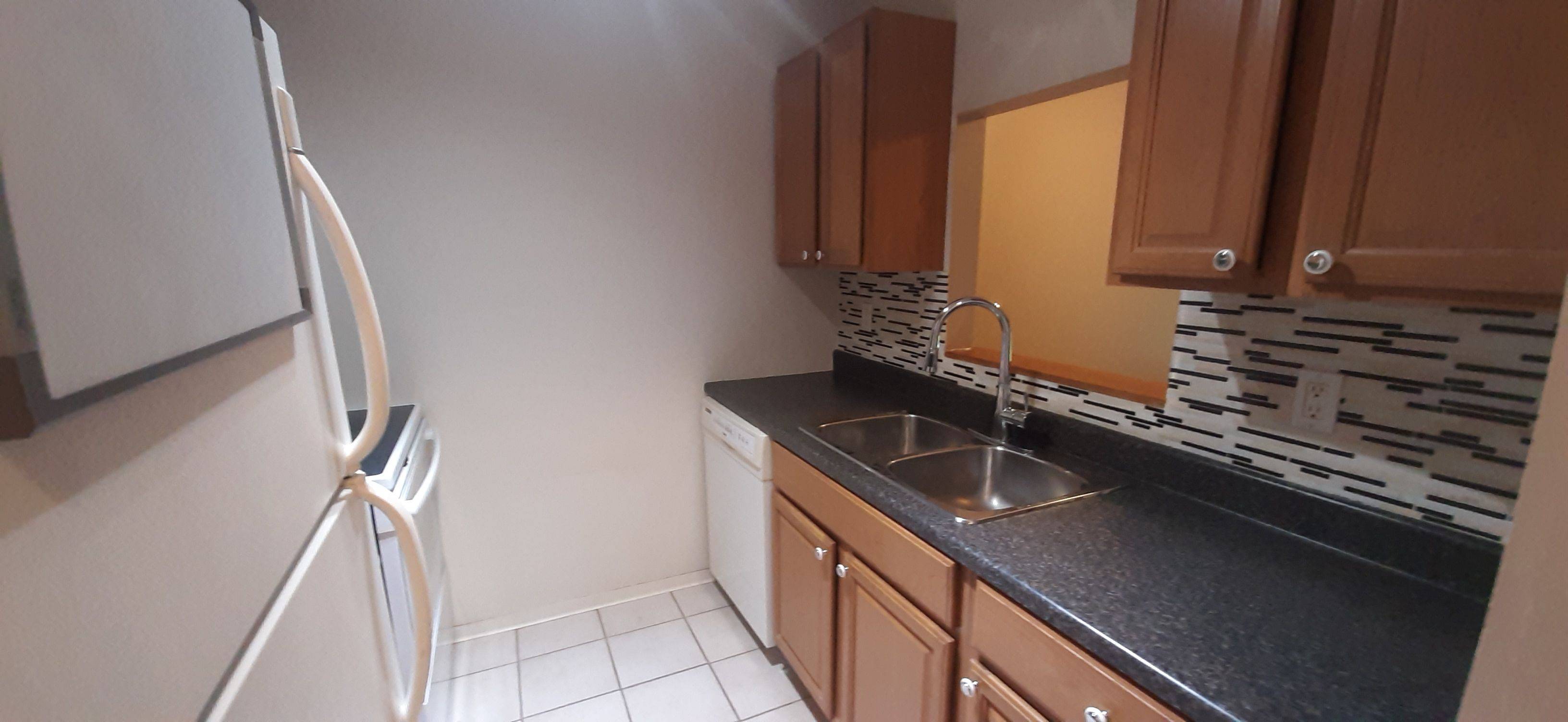 Kingston, ON K7M 8J9,561 Armstrong RD #116