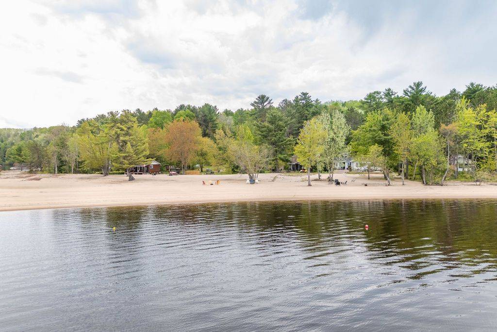 Deep River, ON K0J 1P0,342 McAnulty RD #A&C