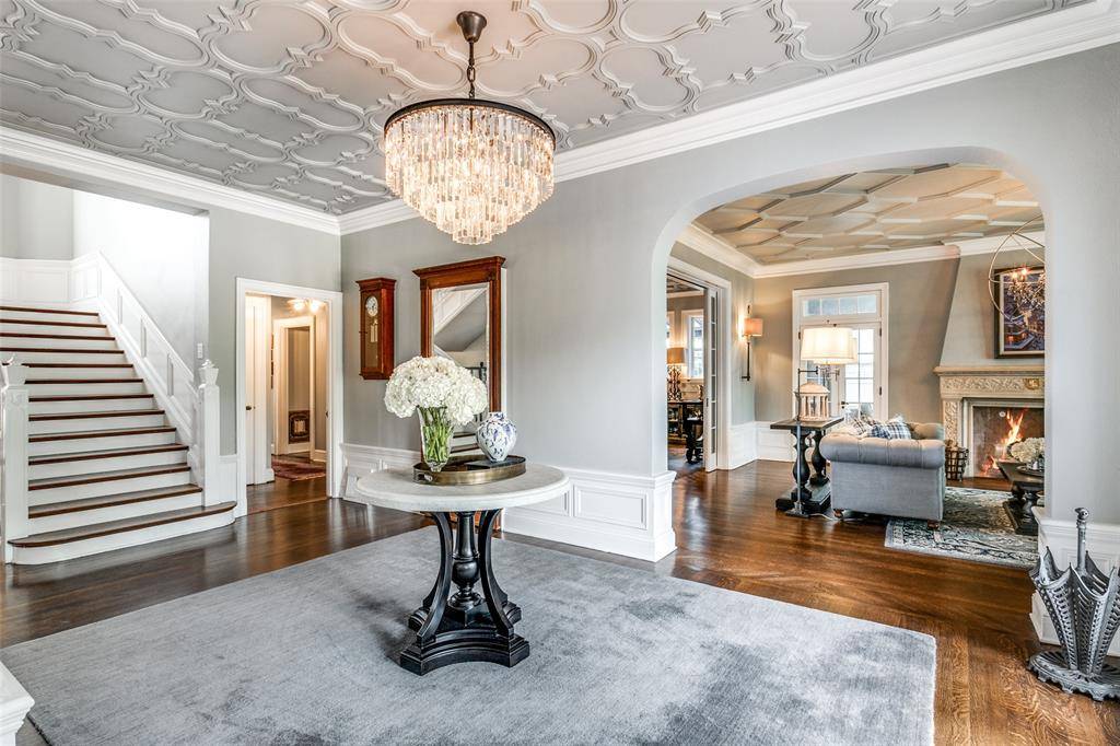 Dallas, TX 75214,6243 La Vista Drive