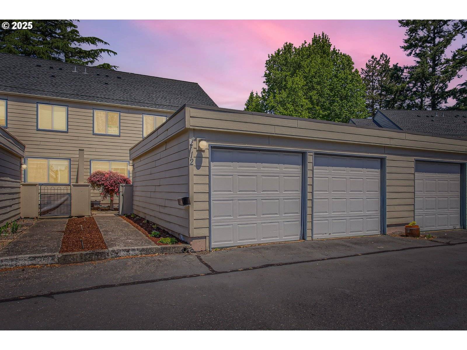 Gresham, OR 97030,220 NE VILLAGE SQUIRE AVE