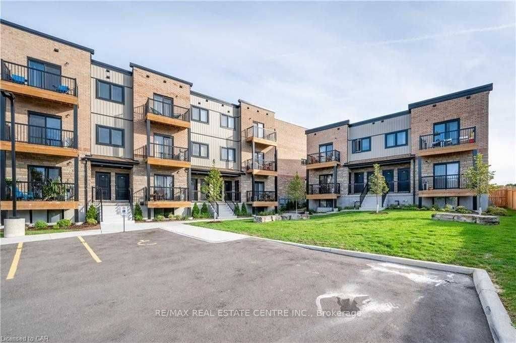 Kitchener, ON N2M 3L9,164 Heiman ST #3B