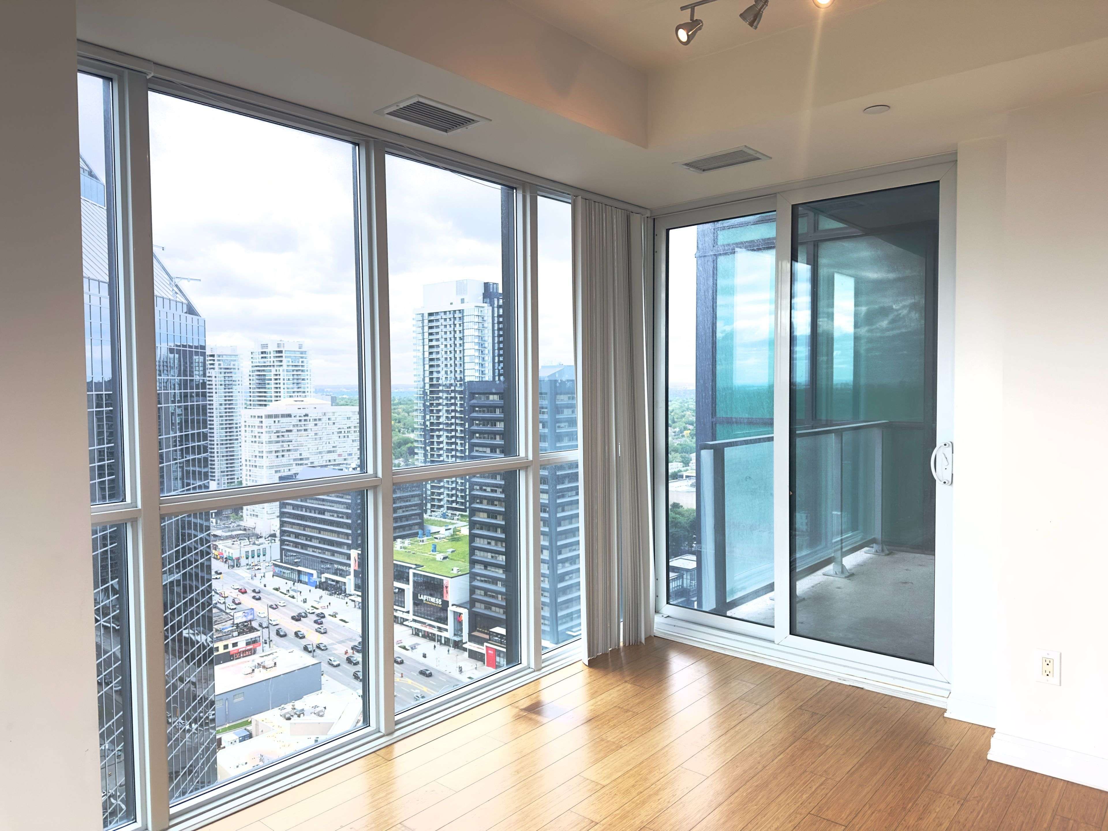 Toronto C07, ON M2N 0H4,11 Bogert AVE #2407