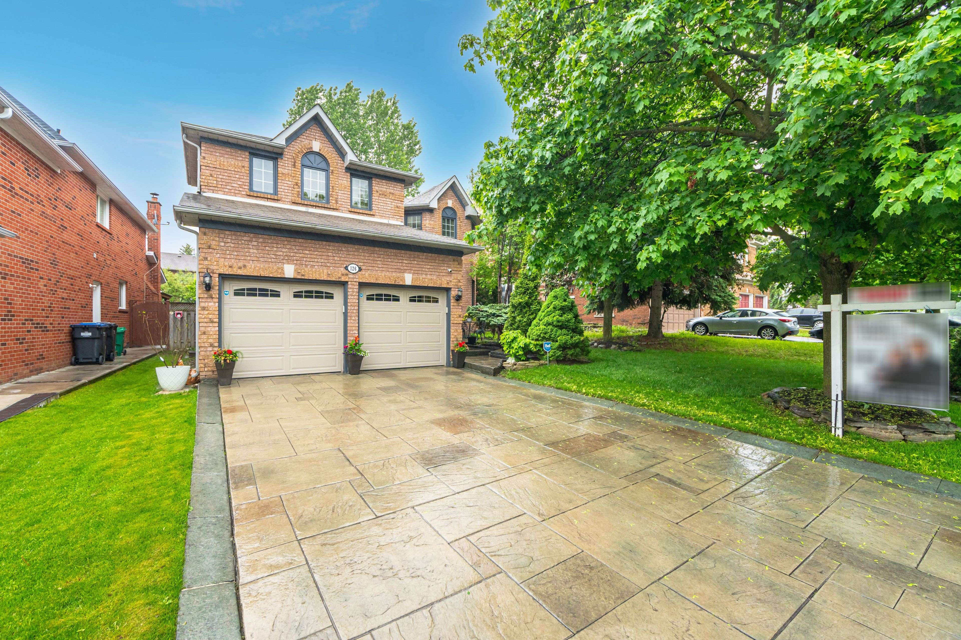 Brampton, ON L6R 1E3,126 Eagleridge DR