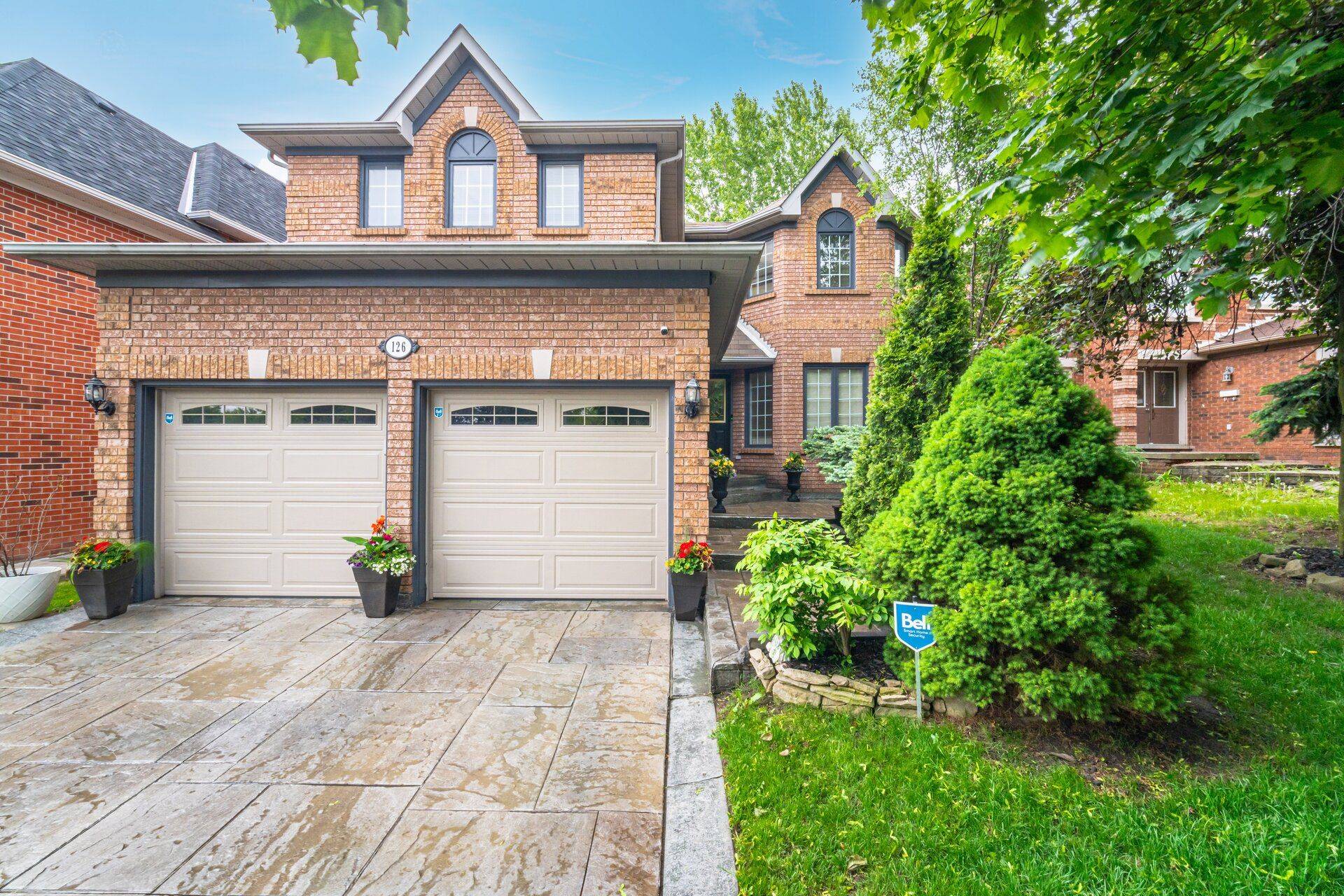 Brampton, ON L6R 1E3,126 Eagleridge DR