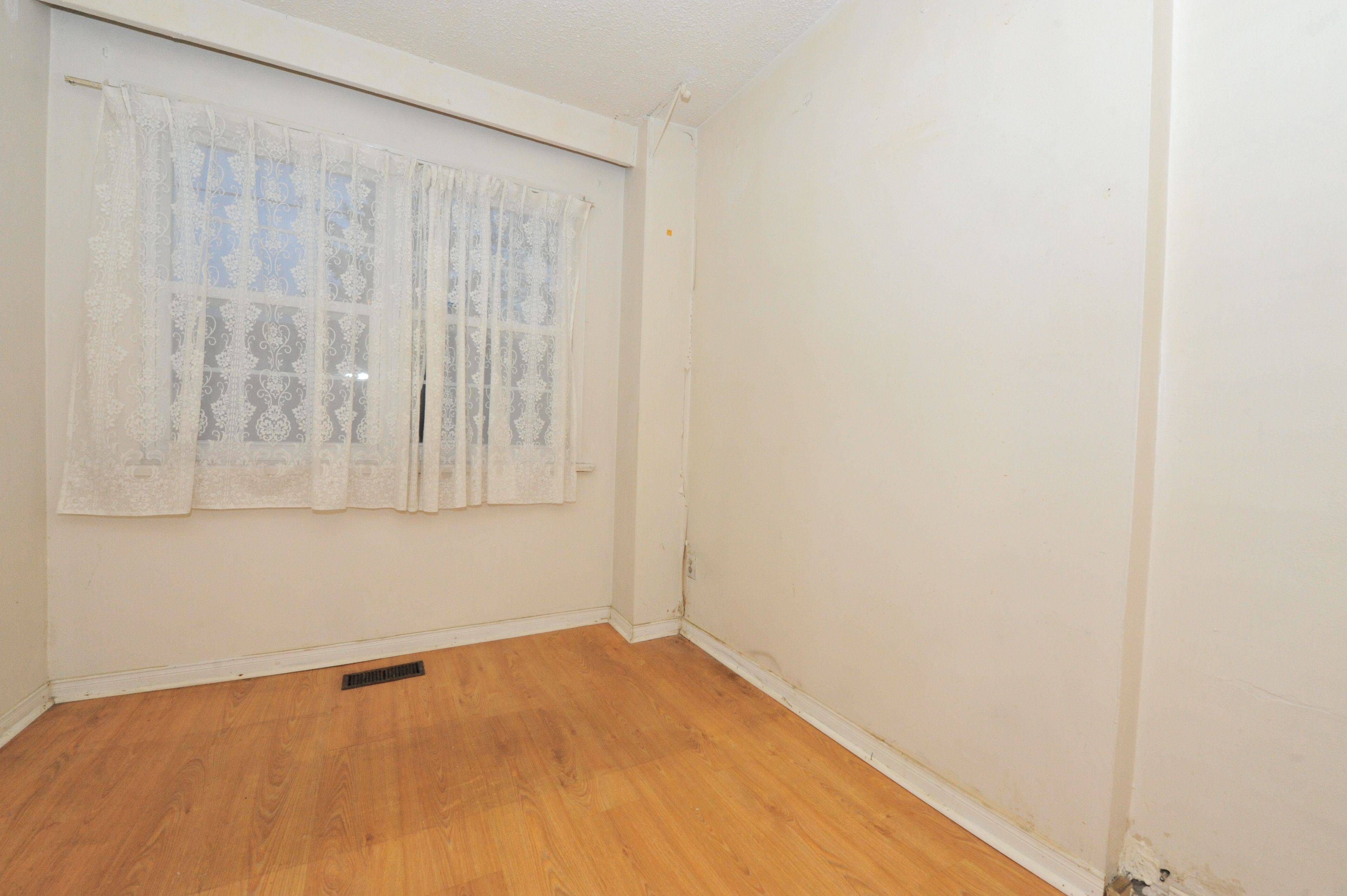Toronto W03, ON M6N 3K2,253 Silverthorn AVE