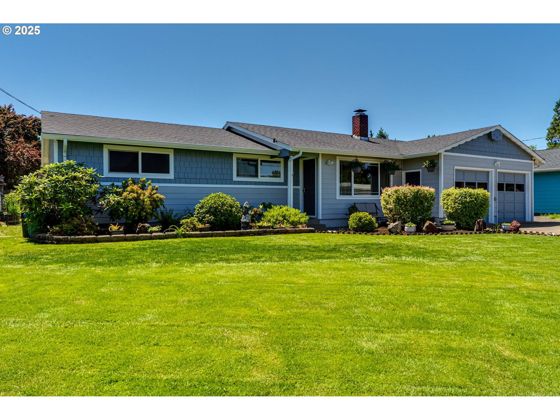 Eugene, OR 97404,832 FREMONT AVE