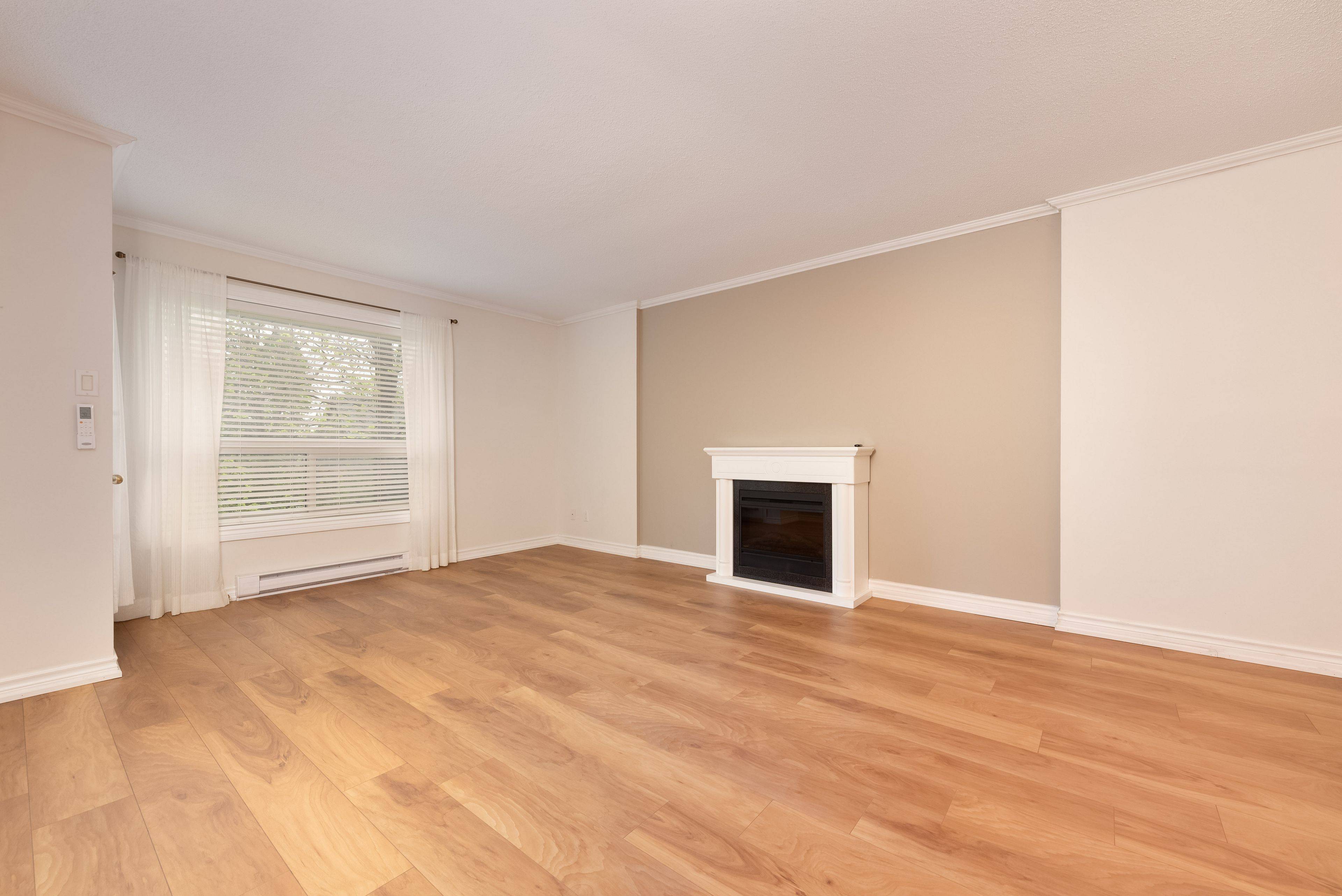 Barrie, ON L4M 3G3,131 Clapperton ST #305