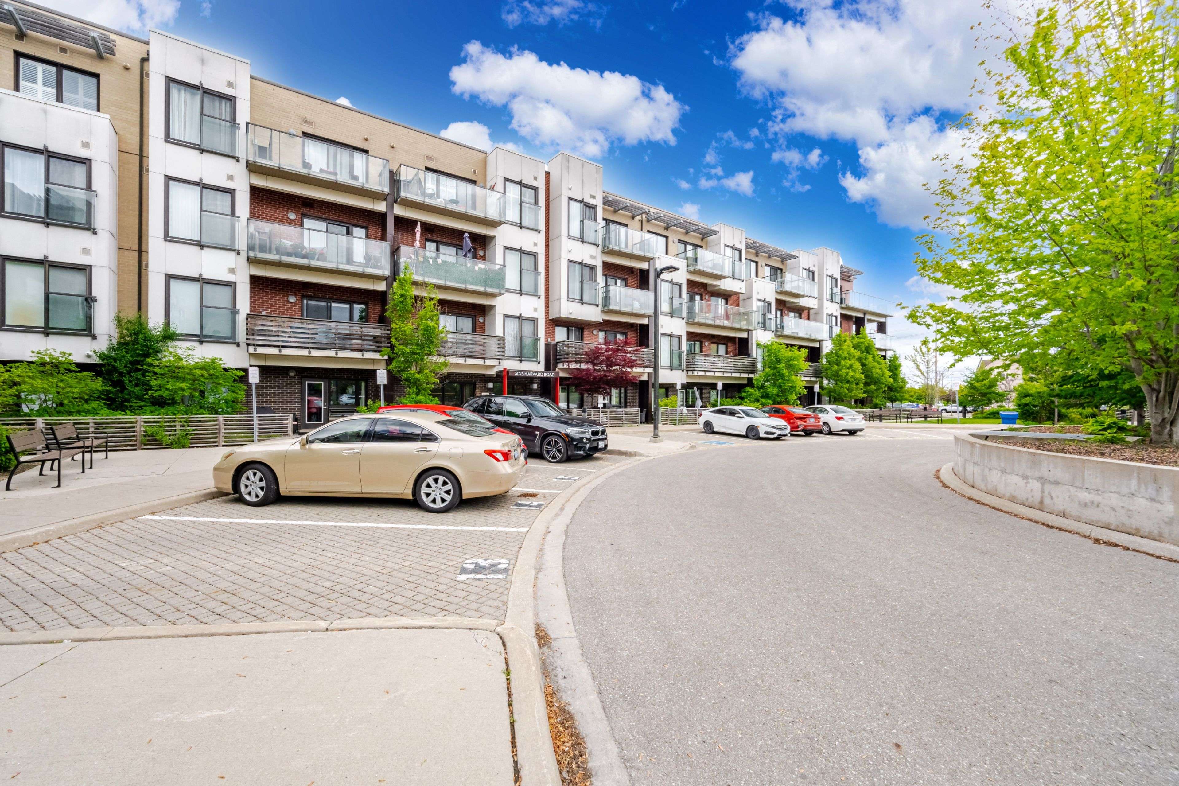 Mississauga, ON L5M 0W6,5025 Harvard RD #305