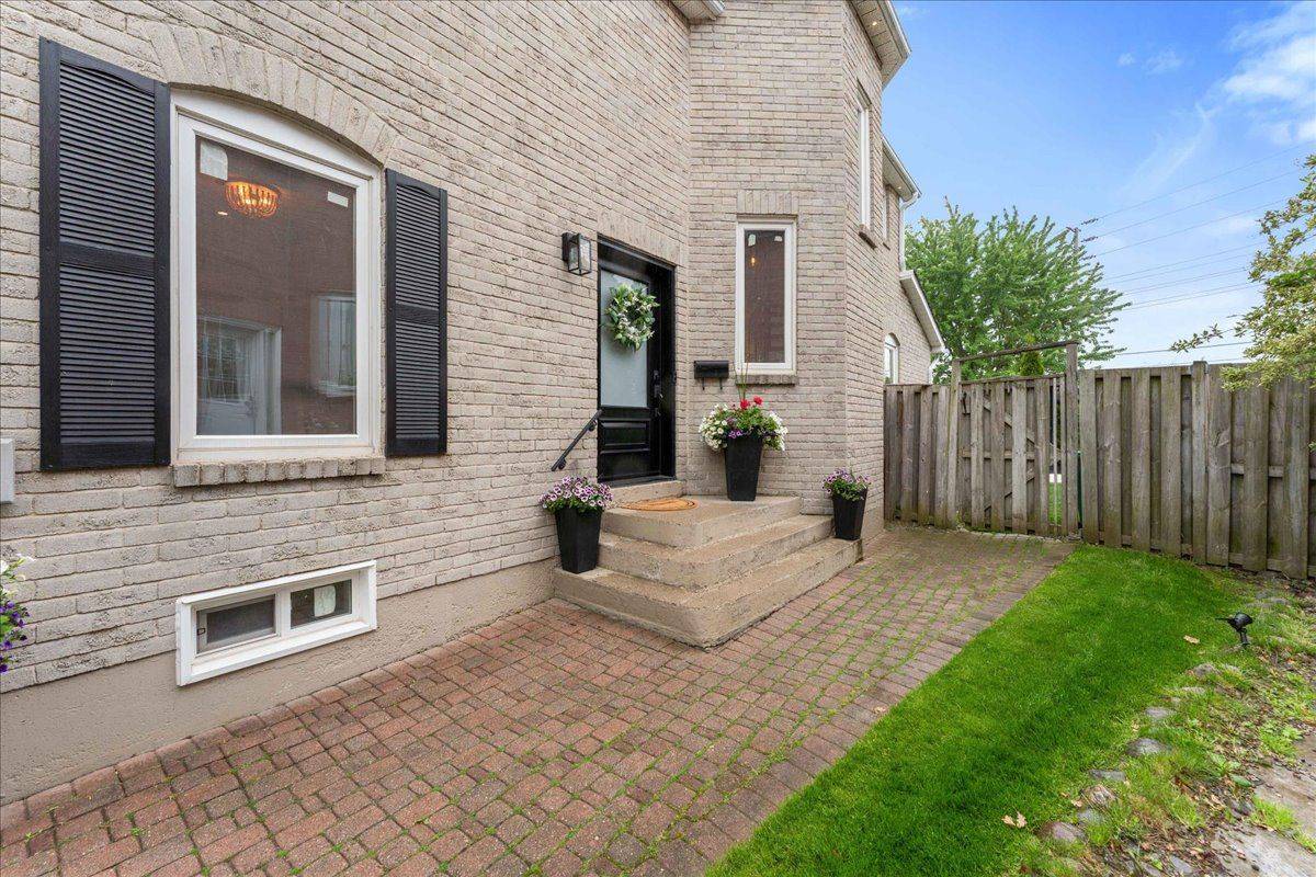 Mississauga, ON L5N 5G1,3196 Cambourne CRES