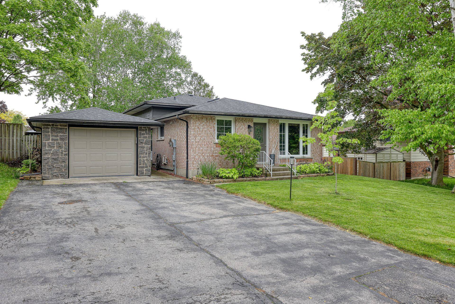 Ingersoll, ON N5C 3N4,9 Grenville ST