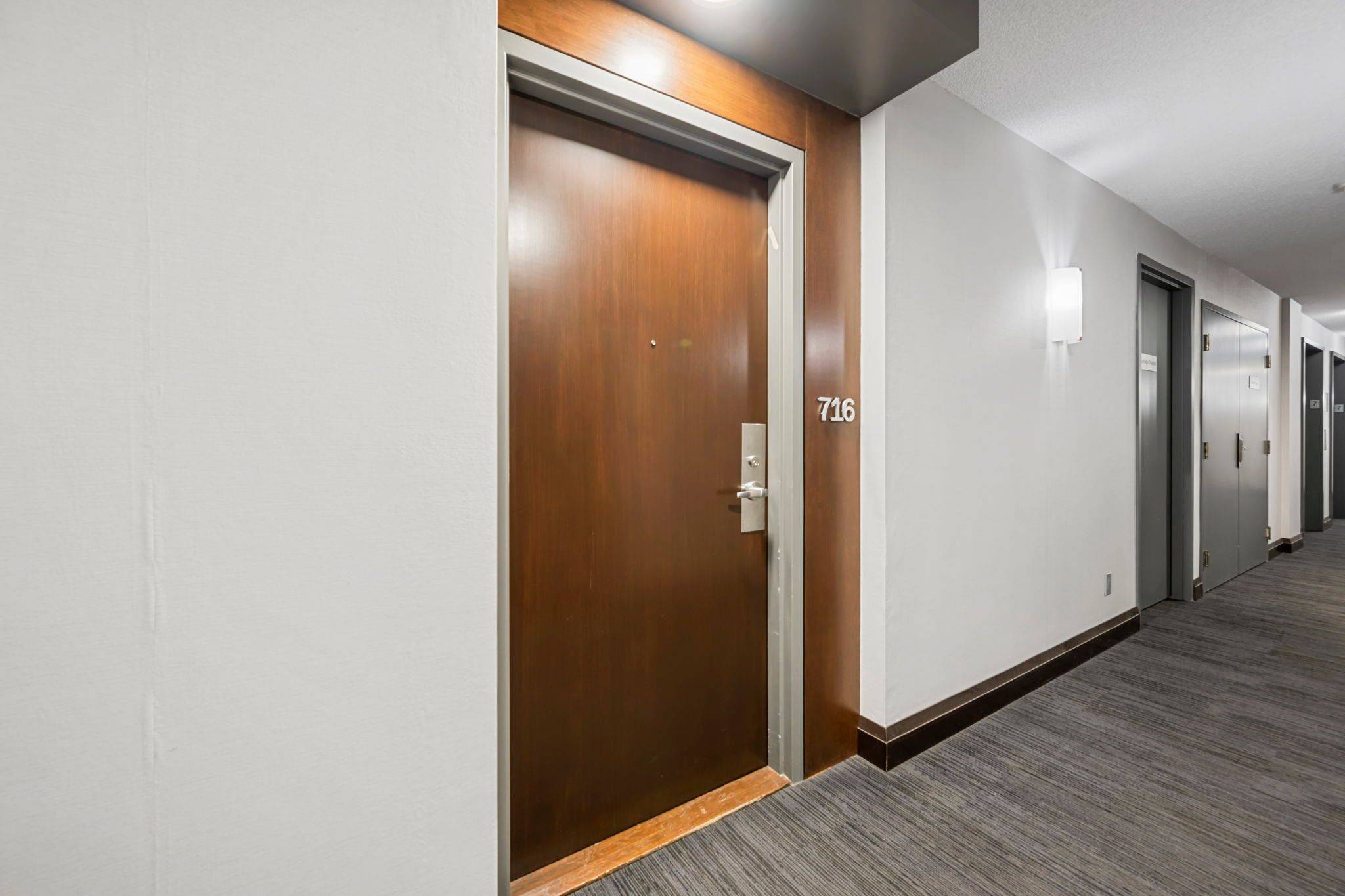 Toronto C09, ON M4T 3A6,5 Rosehill AVE #716