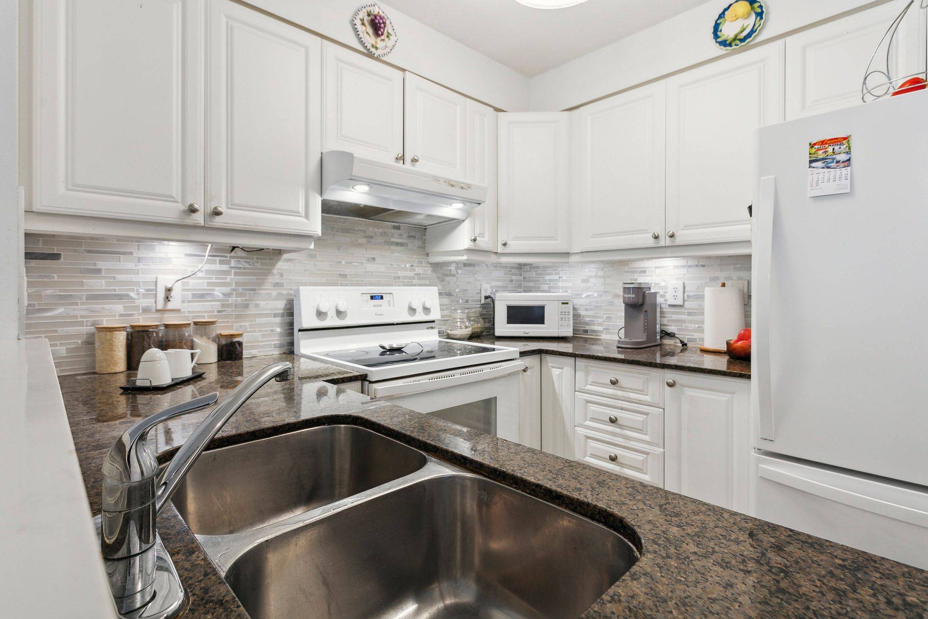 Brampton, ON L6P 2Z6,6 Dayspring CIR #2113