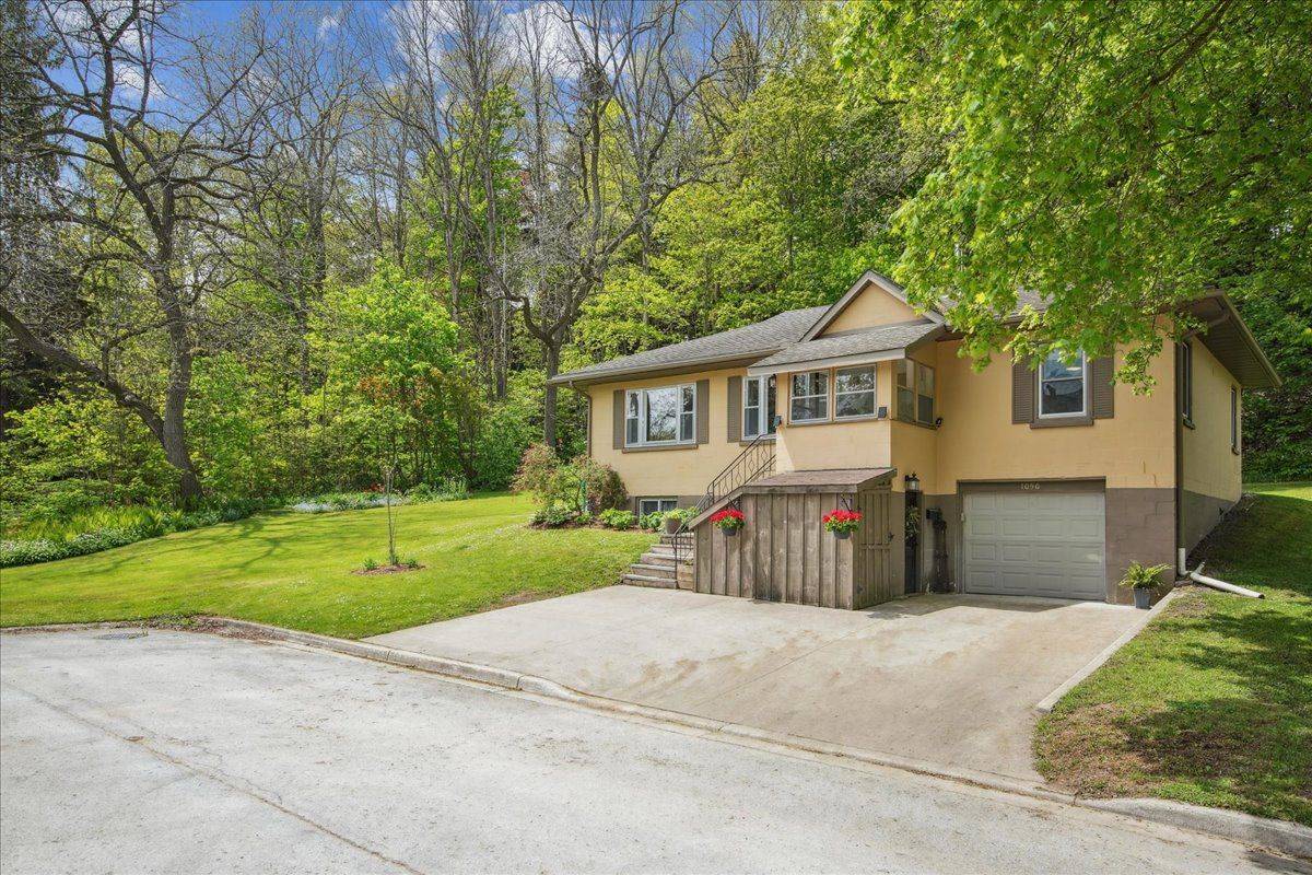 Owen Sound, ON N4K 5A1,1050 4th A AVE W