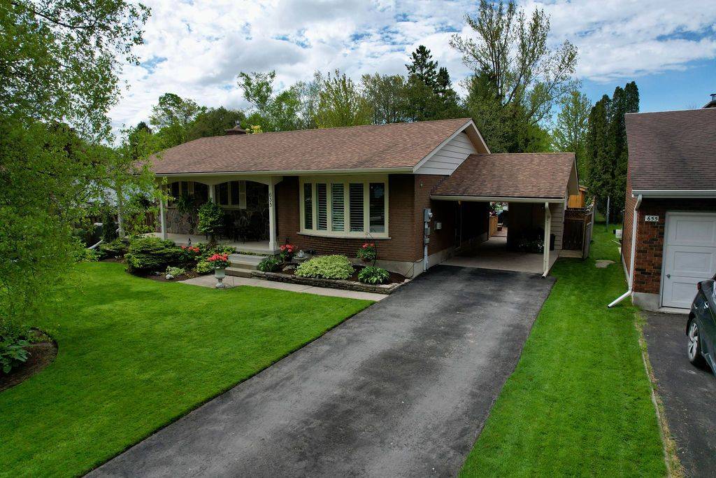 Owen Sound, ON N4K 6A6,635 26th ST W