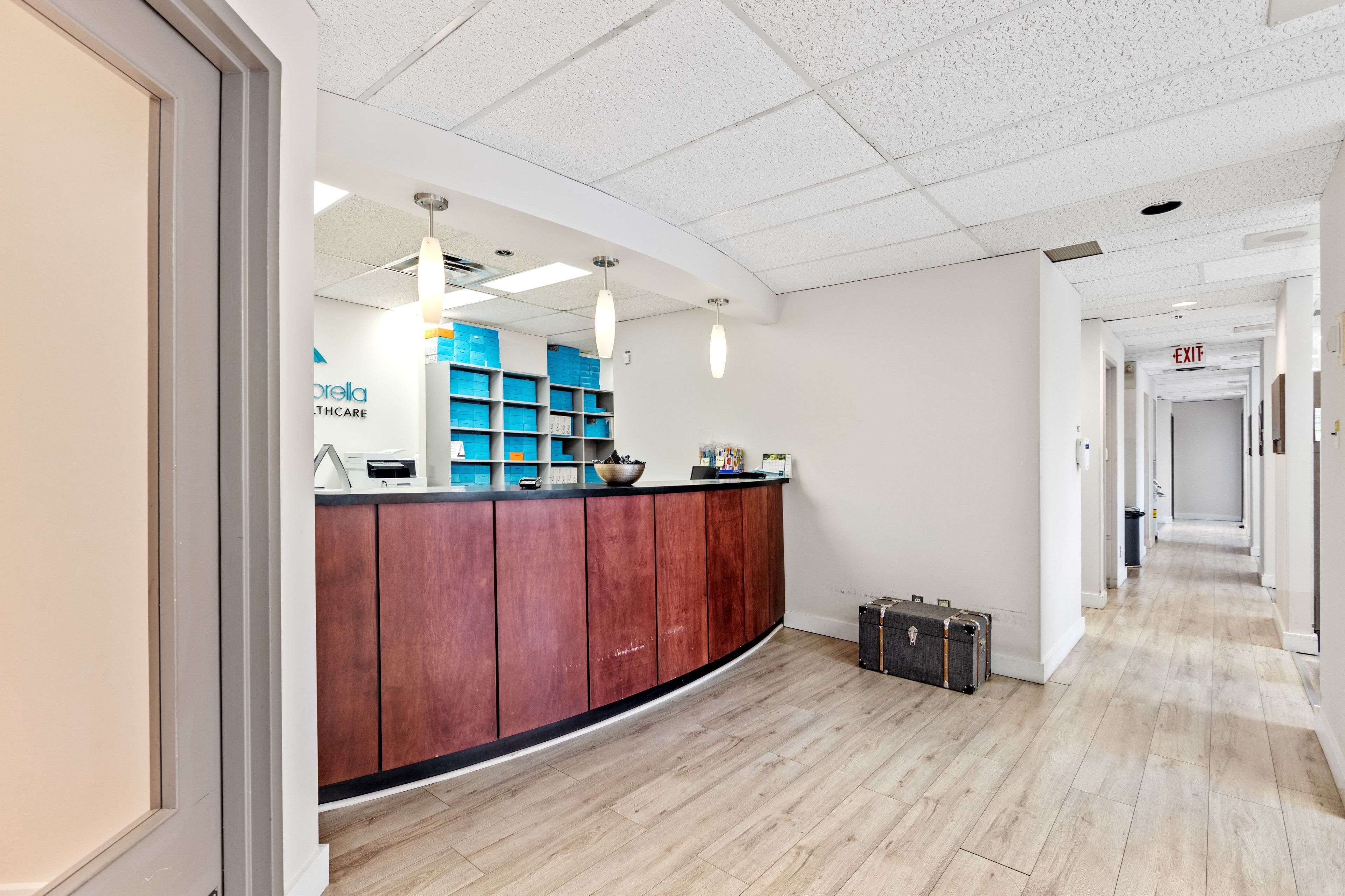 Meadowlands - Crestview And Area, ON K2G 4B5,1580 MERIVALE RD #208
