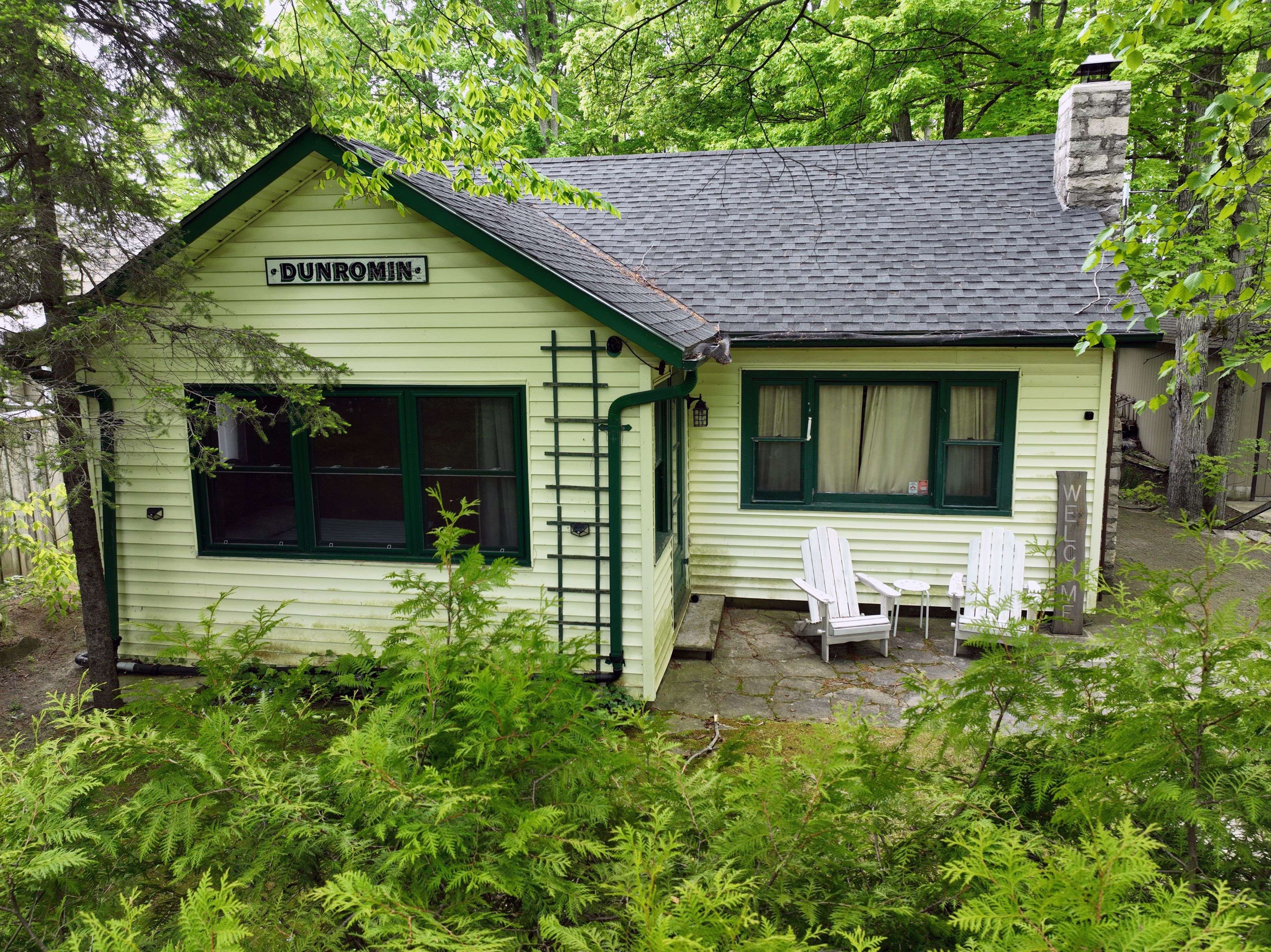 South Bruce Peninsula, ON N0H 2T0,425 HURON RD