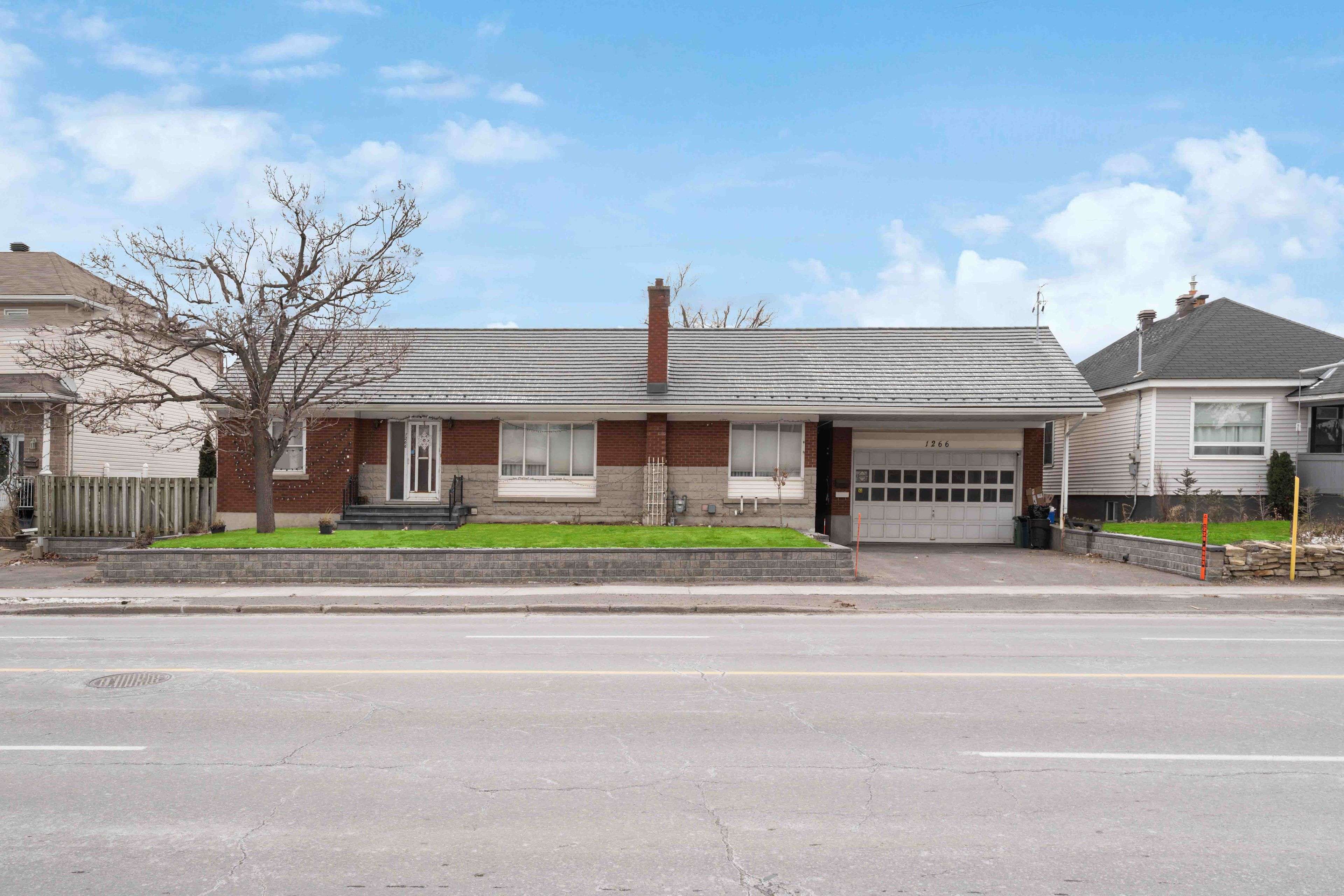 Hunt Club - South Keys And Area, ON K1V 6P7,1266 Walkley RD