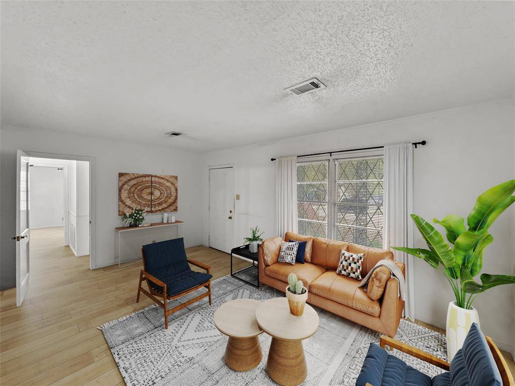 Dallas, TX 75211,3731 Poinsettia Drive