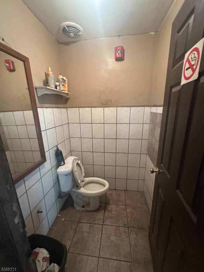Passaic City, NJ 07055,102 Summer St
